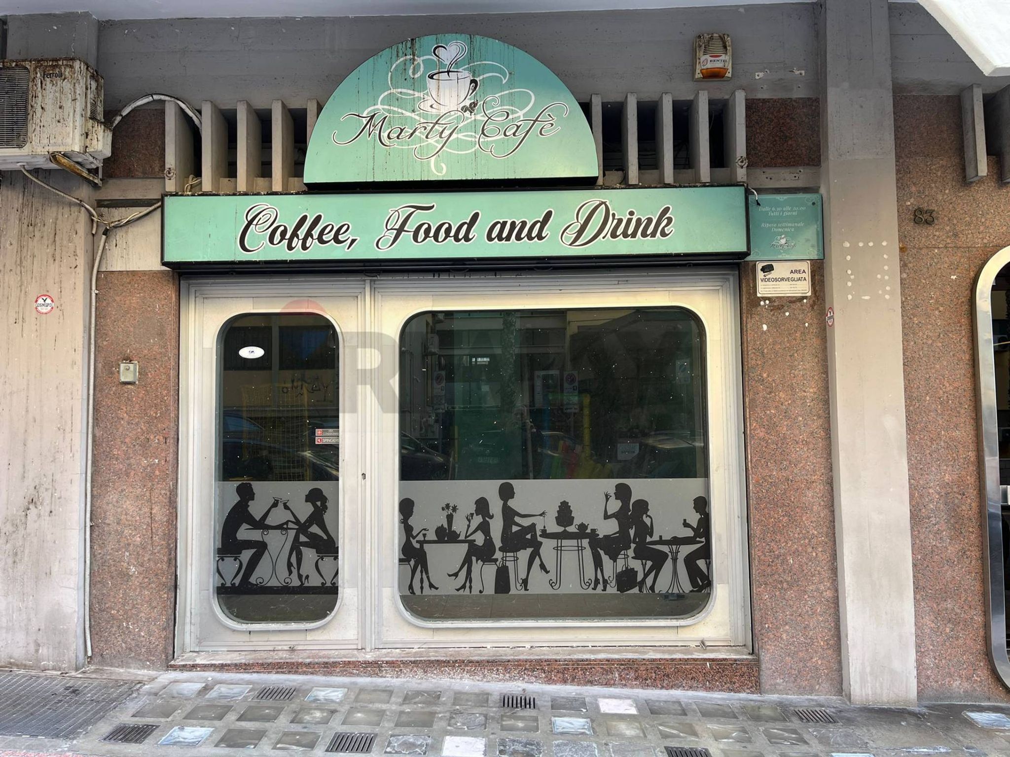 Edificio all'aperto
