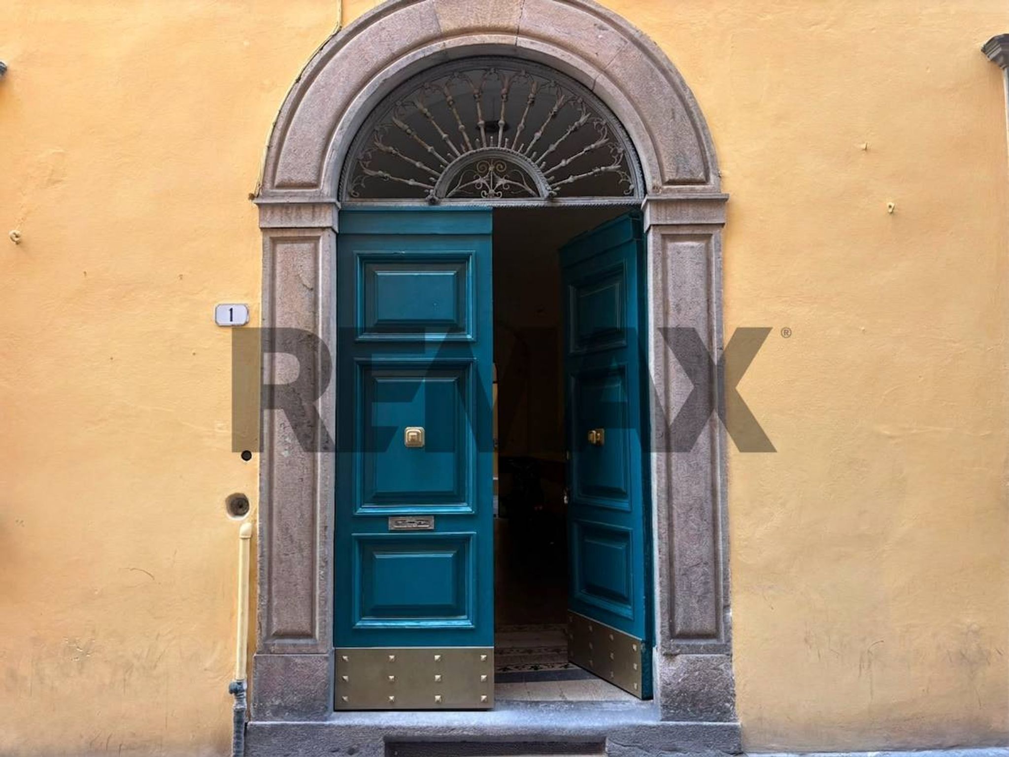 Immobile a Lucca