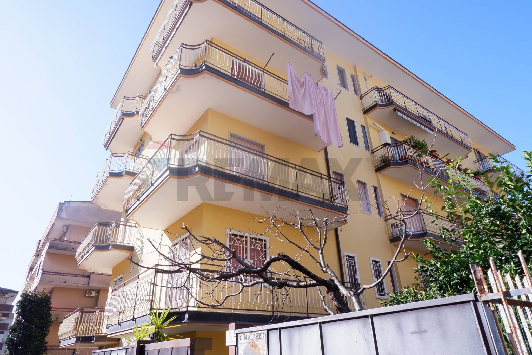 Edificio all'aperto