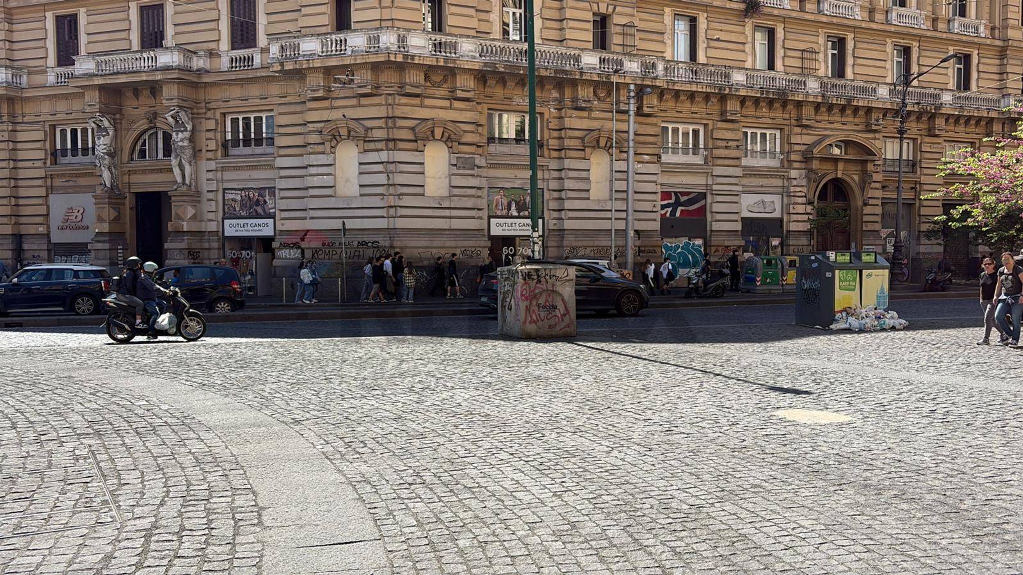 Edificio all'aperto