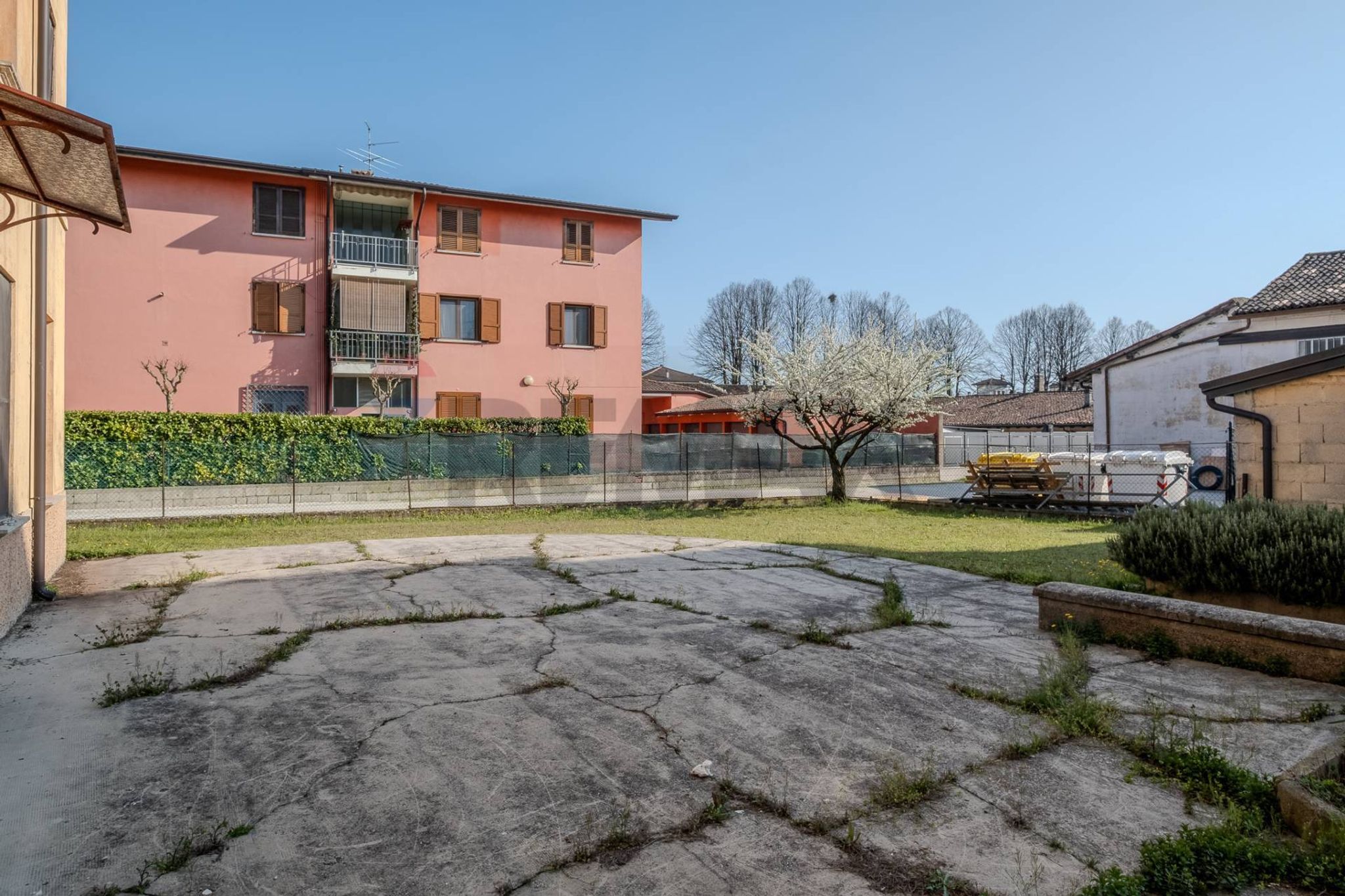 Edificio all'aperto