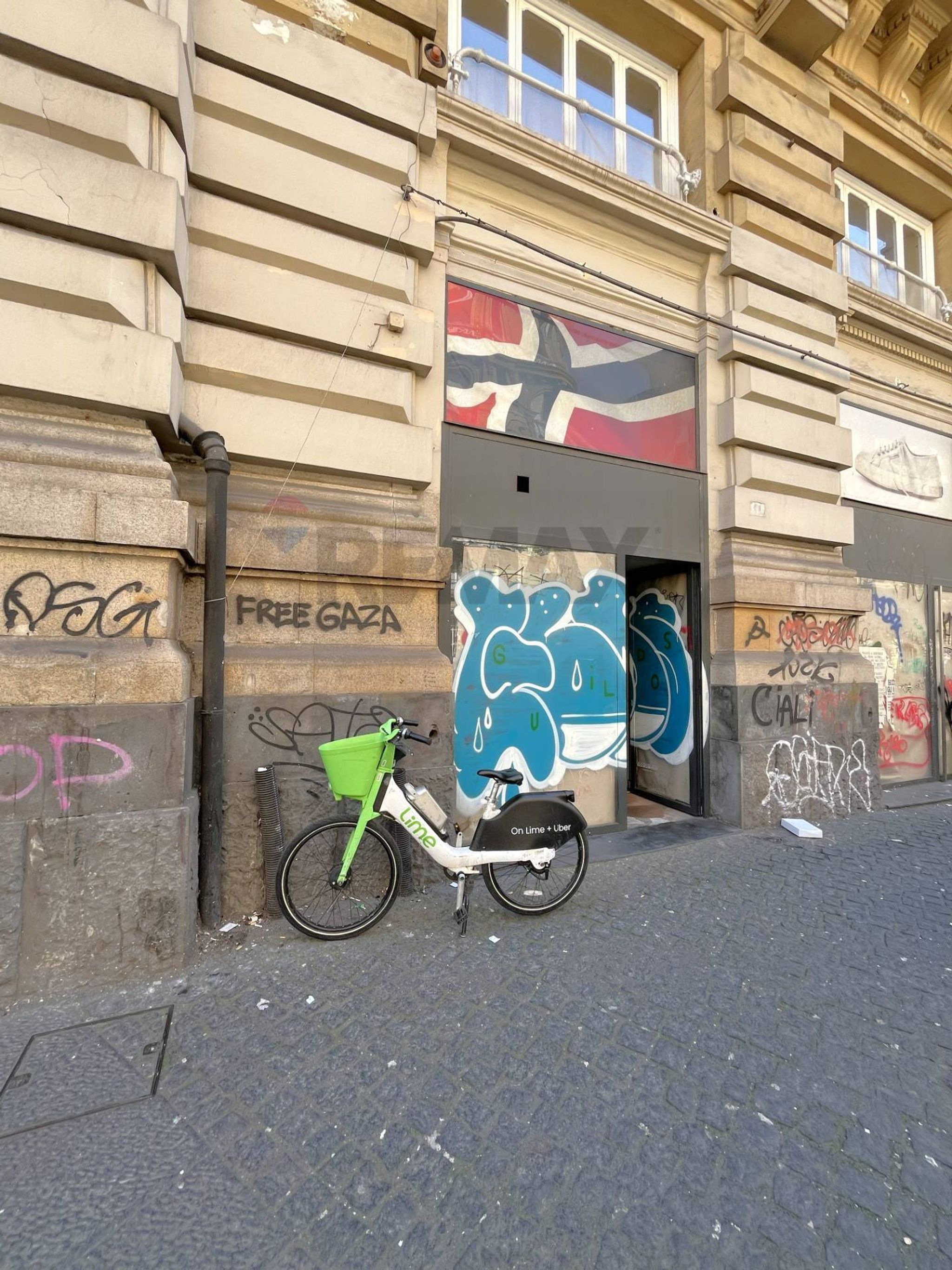 Edificio all'aperto