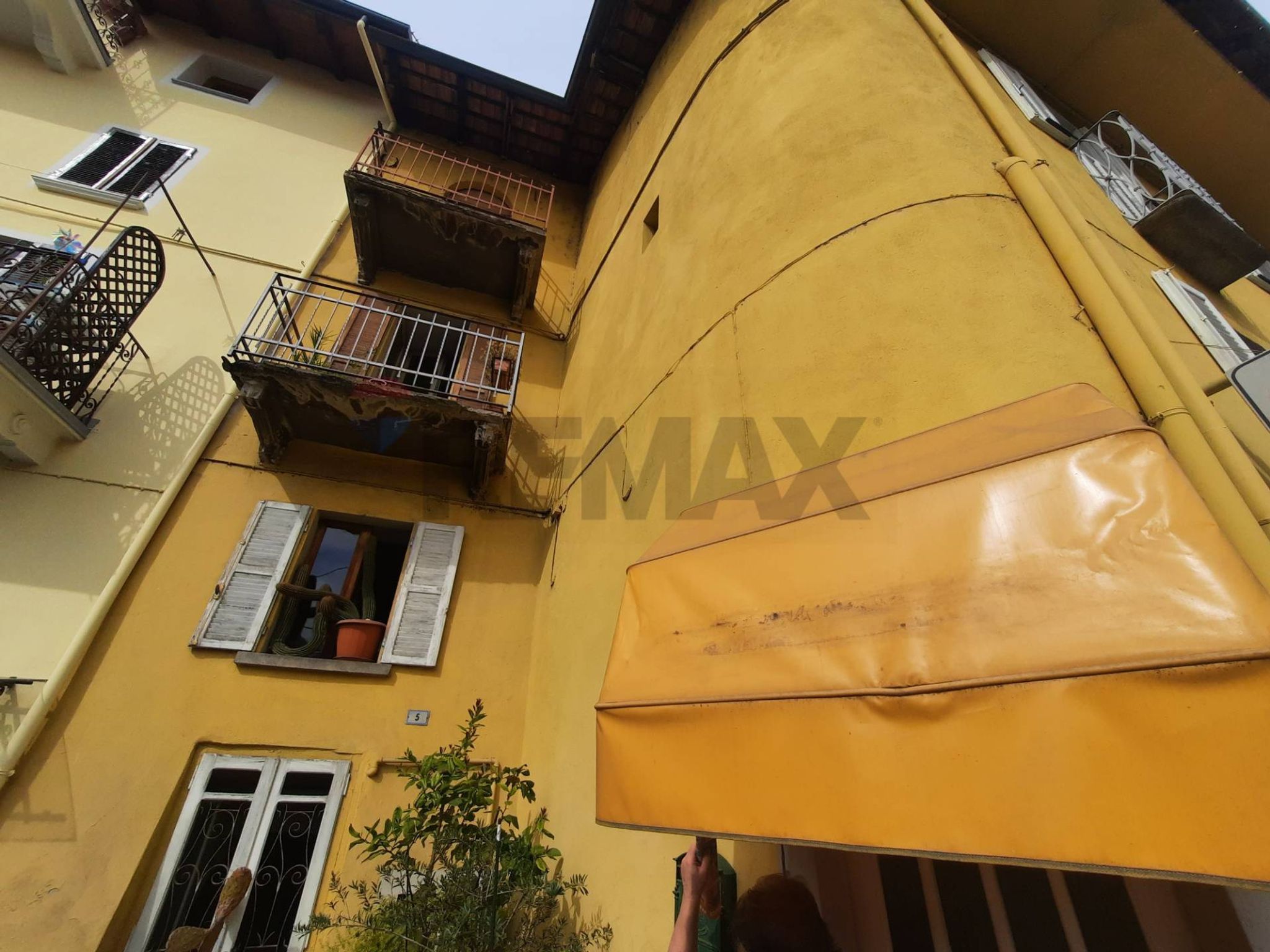 Edificio all'aperto