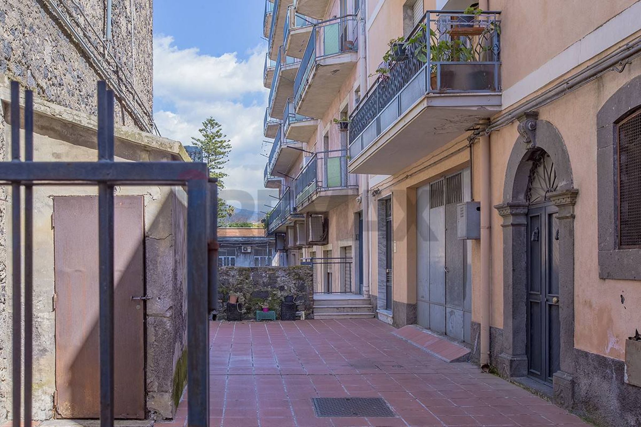 Property in Adrano