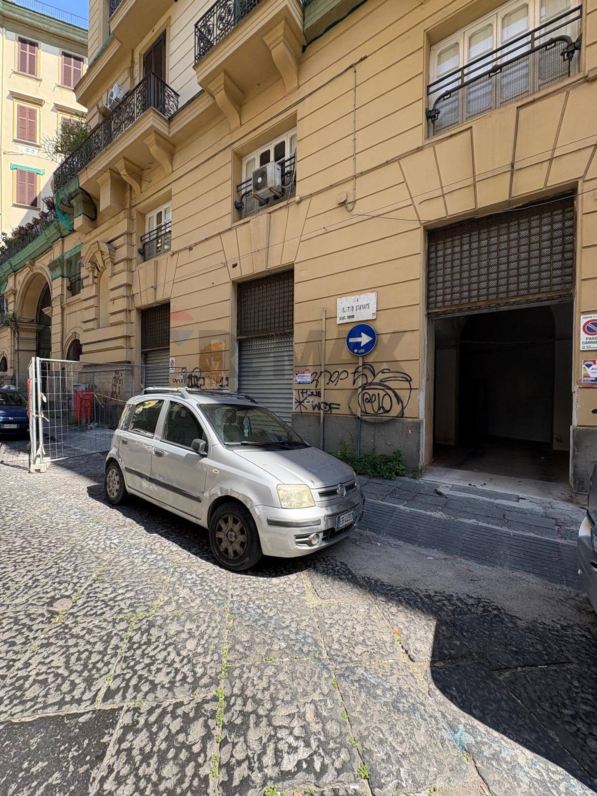 Edificio all'aperto