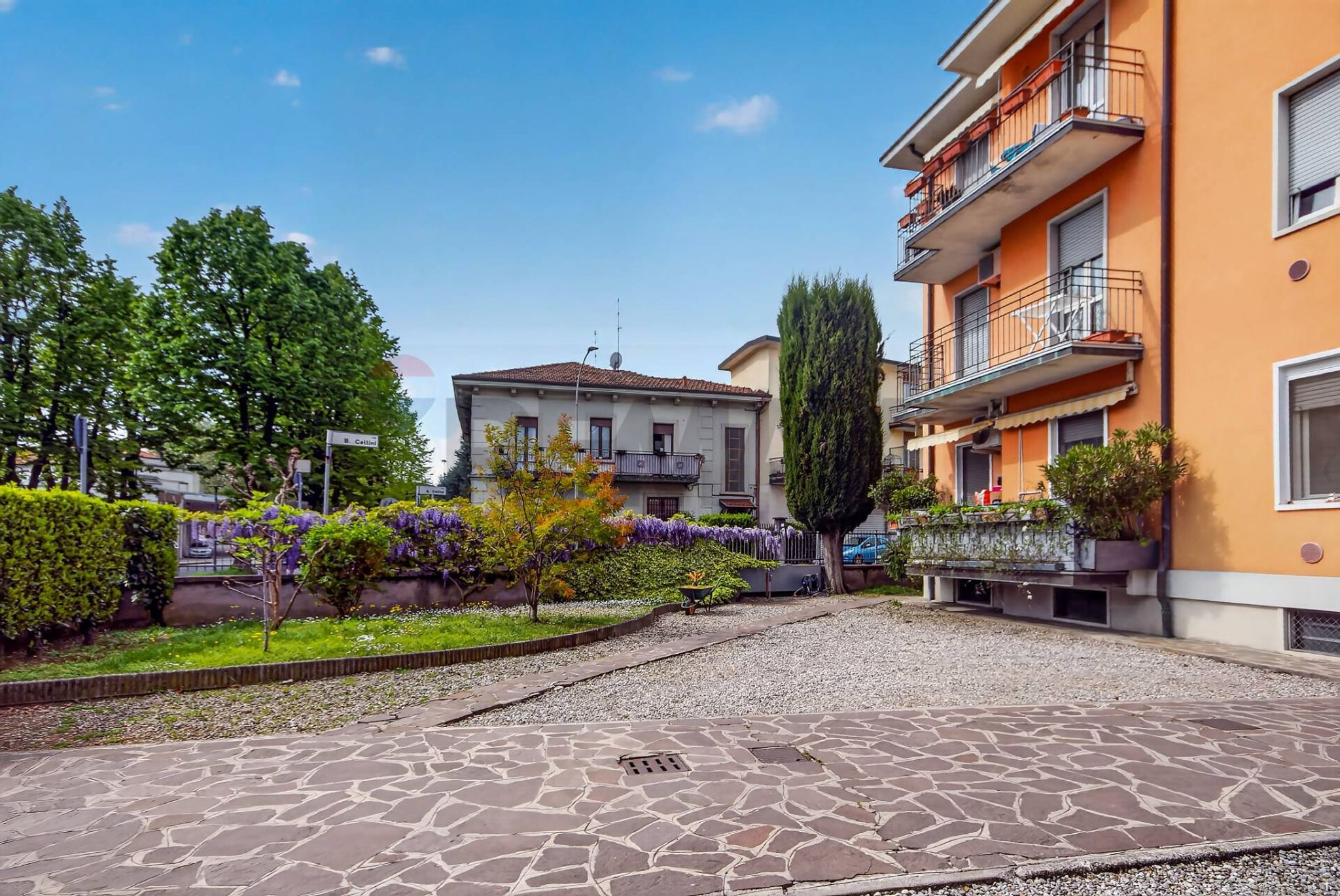 Edificio all'aperto