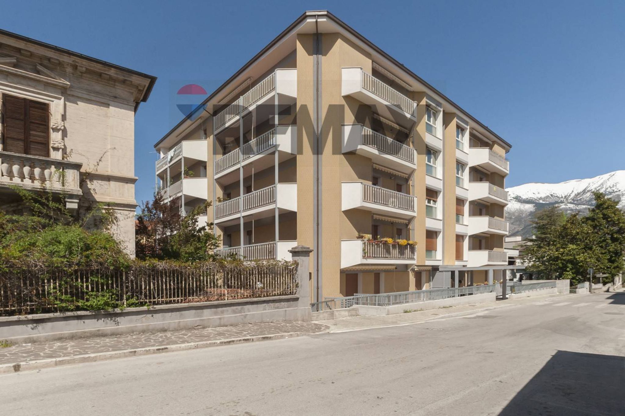 Edificio all'aperto