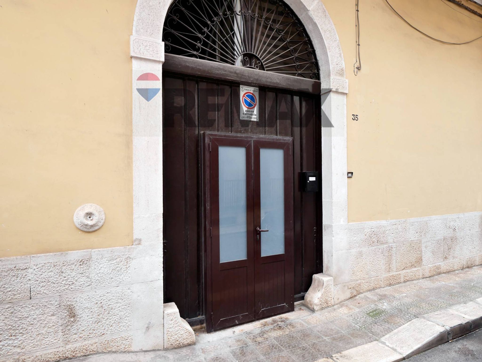 Edificio all'aperto