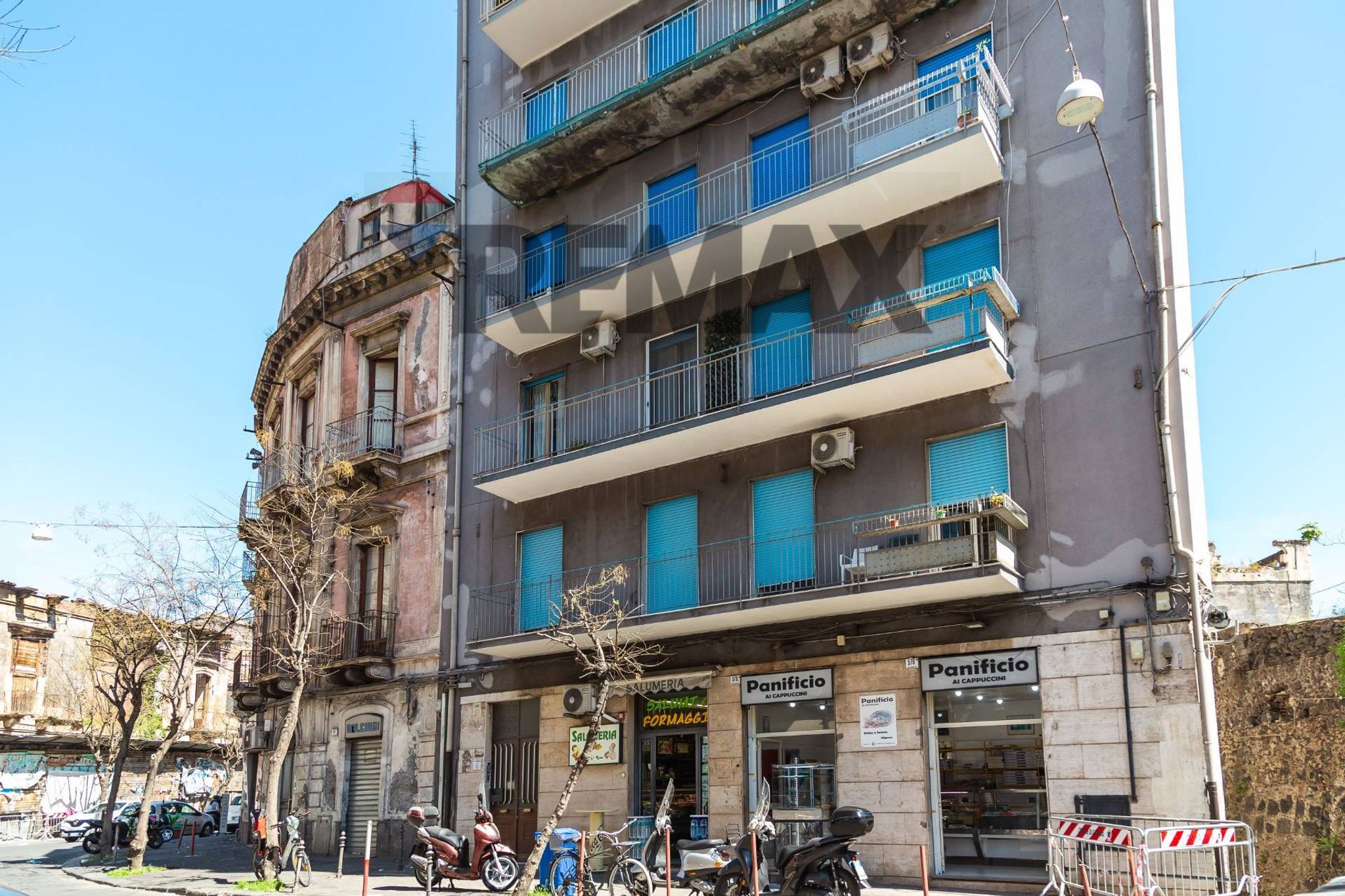 Edificio all'aperto