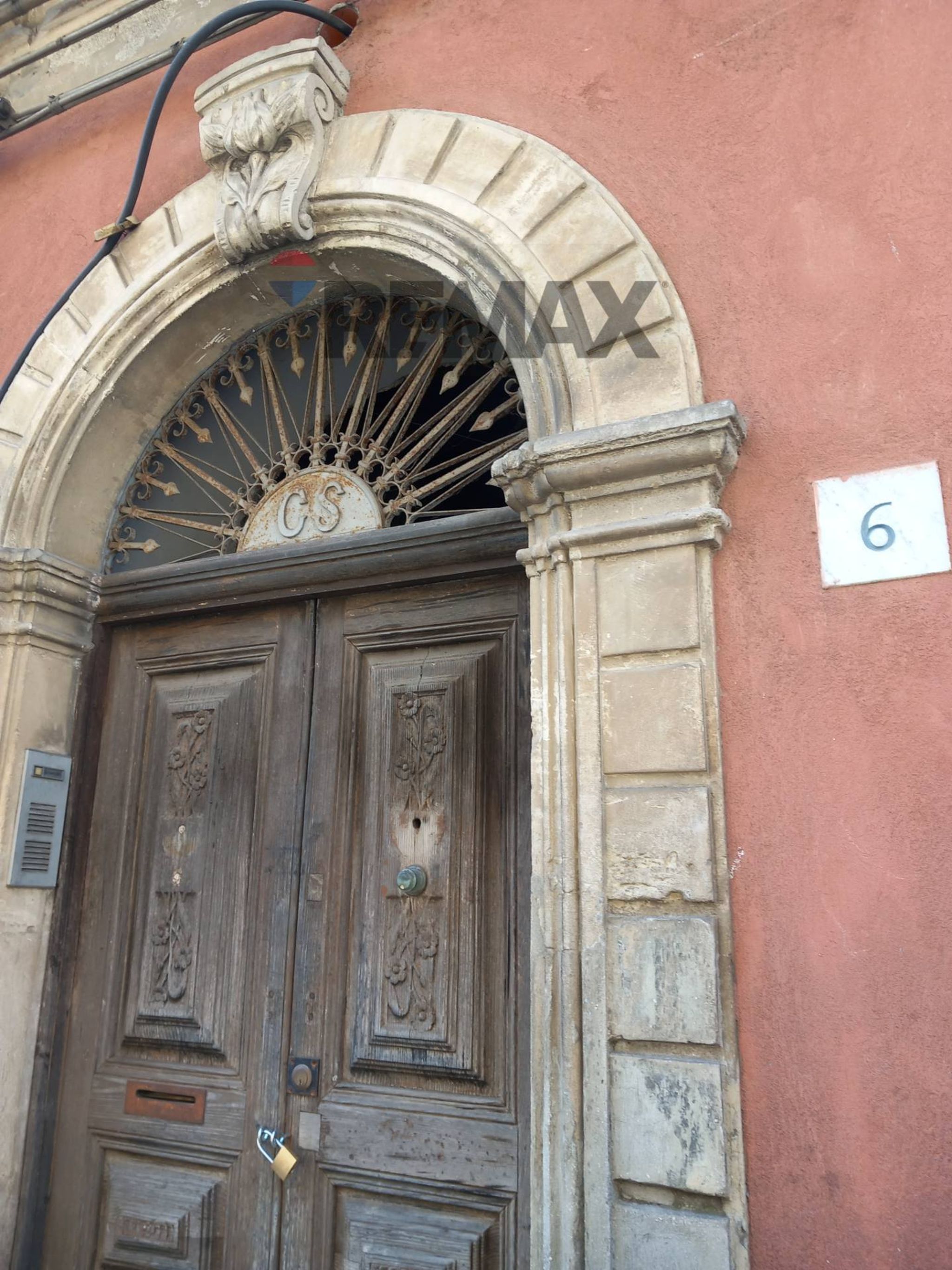Edificio all'aperto