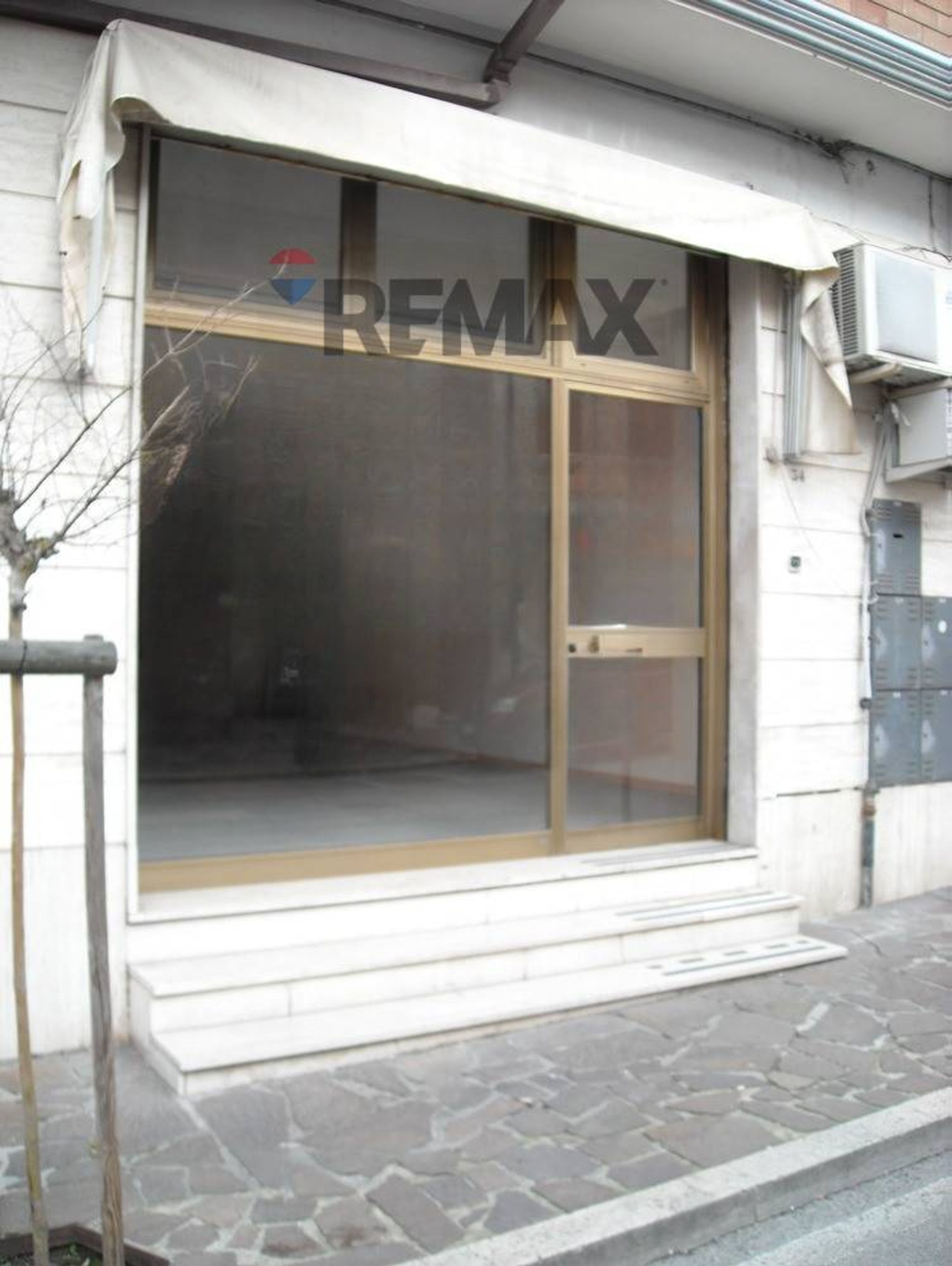 Property in Tollo