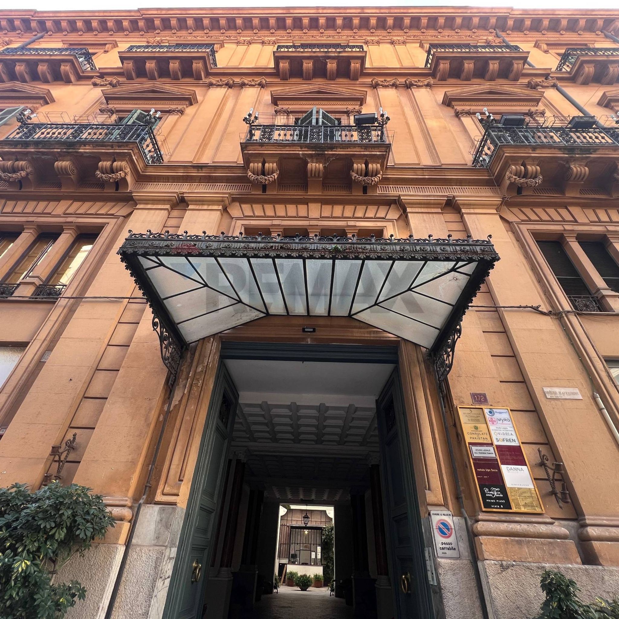 Edificio all'aperto