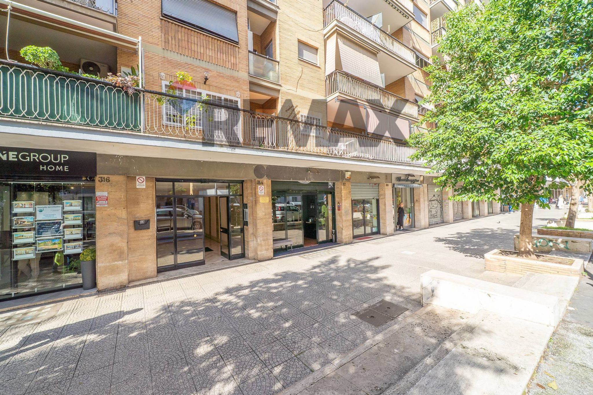 Property in Roma