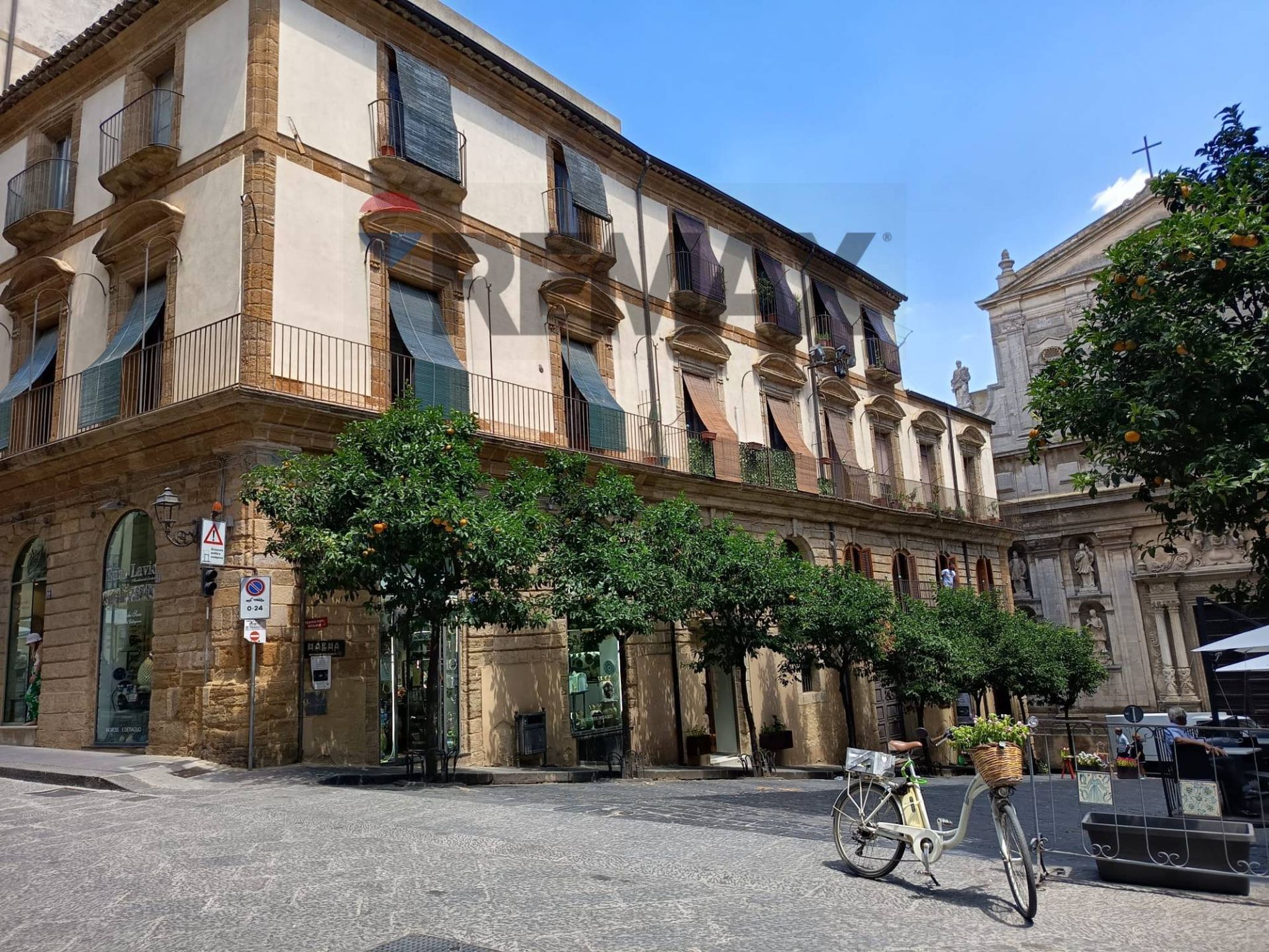 Edificio all'aperto
