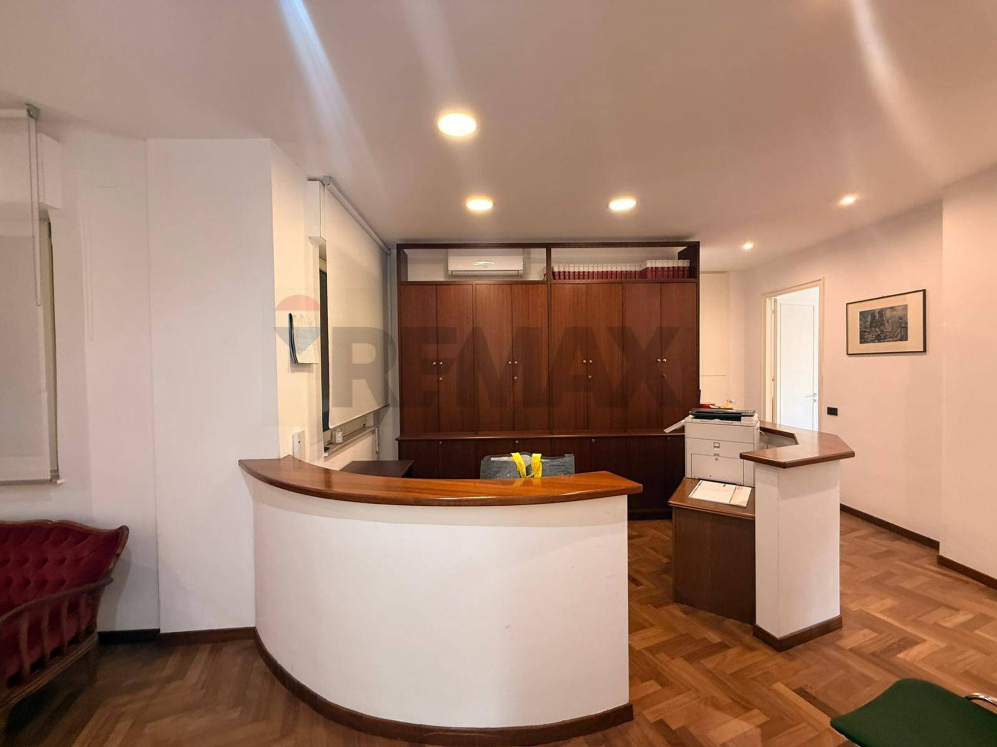 Front/Office