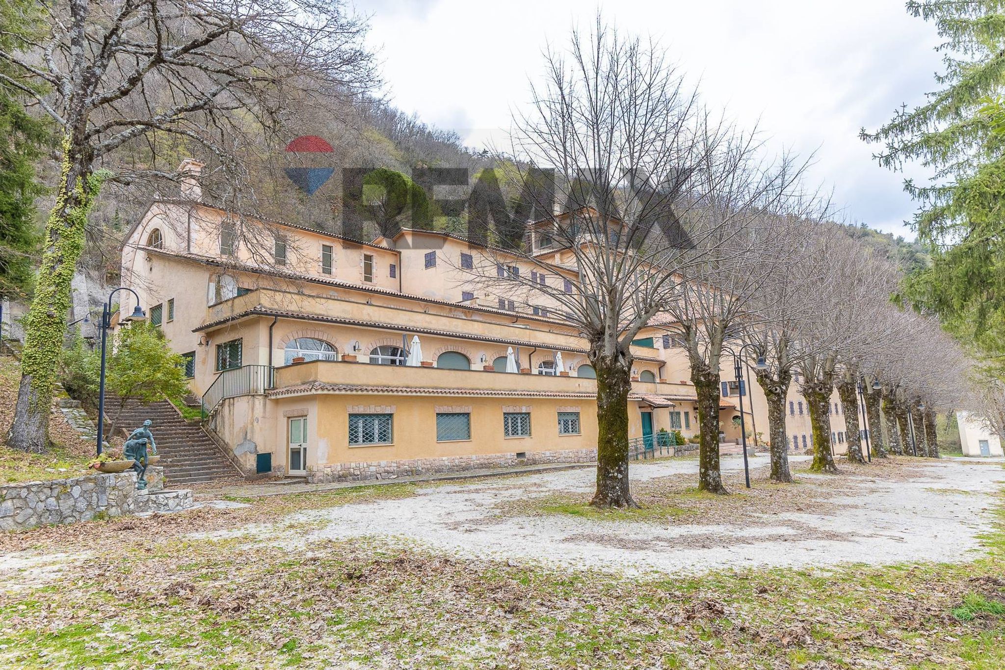 Edificio all'aperto