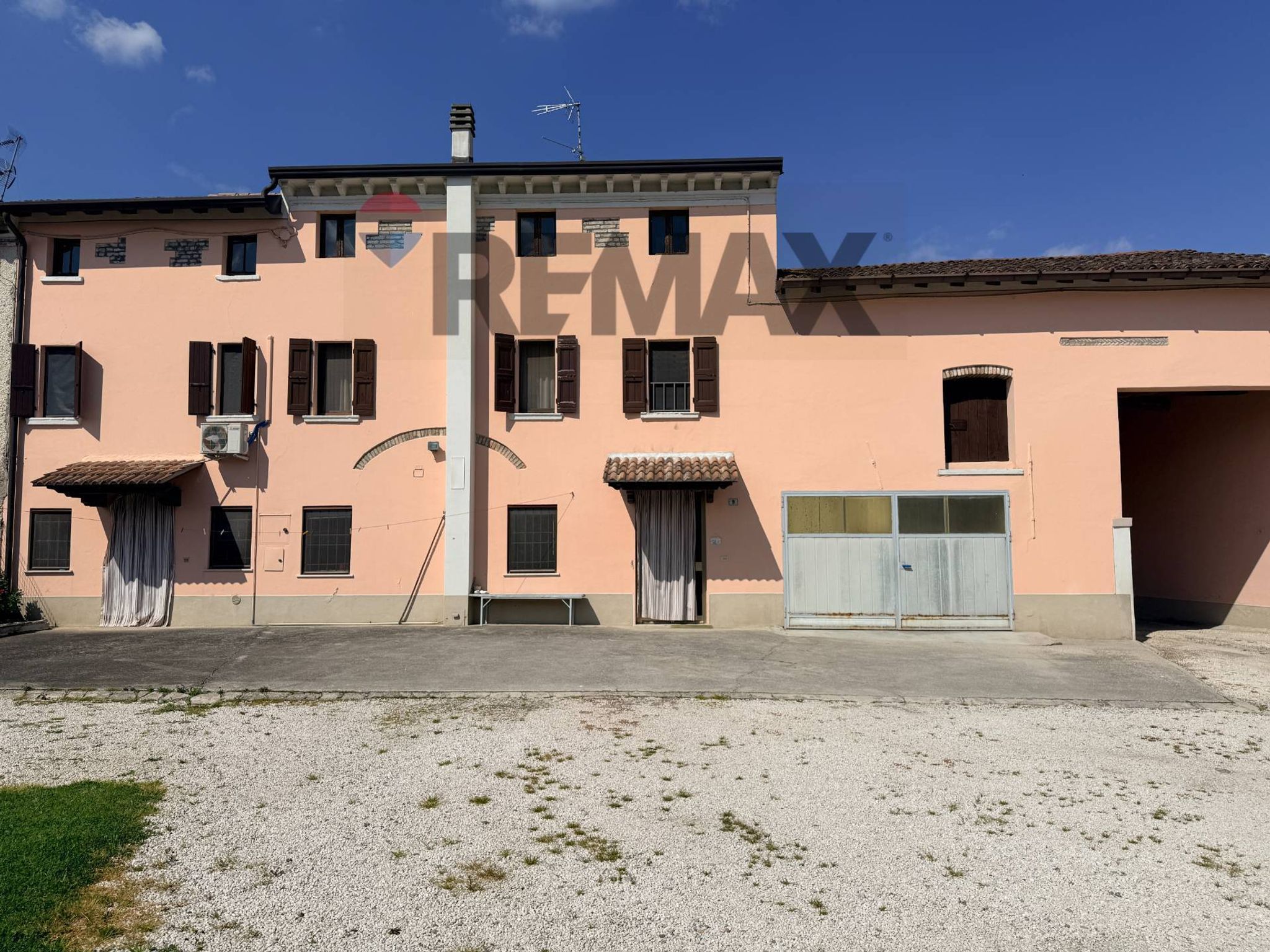 Edificio all'aperto