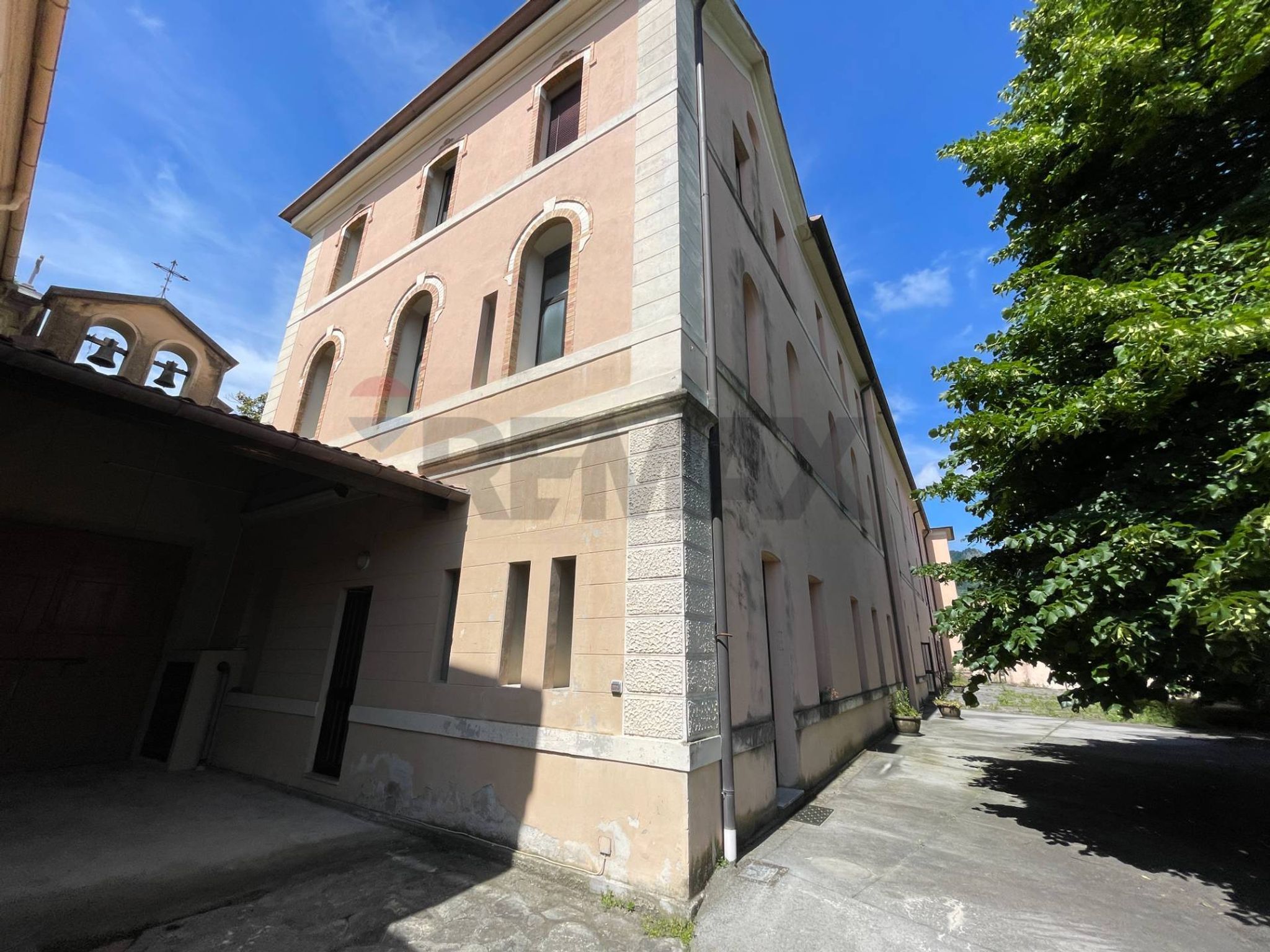 Edificio all'aperto