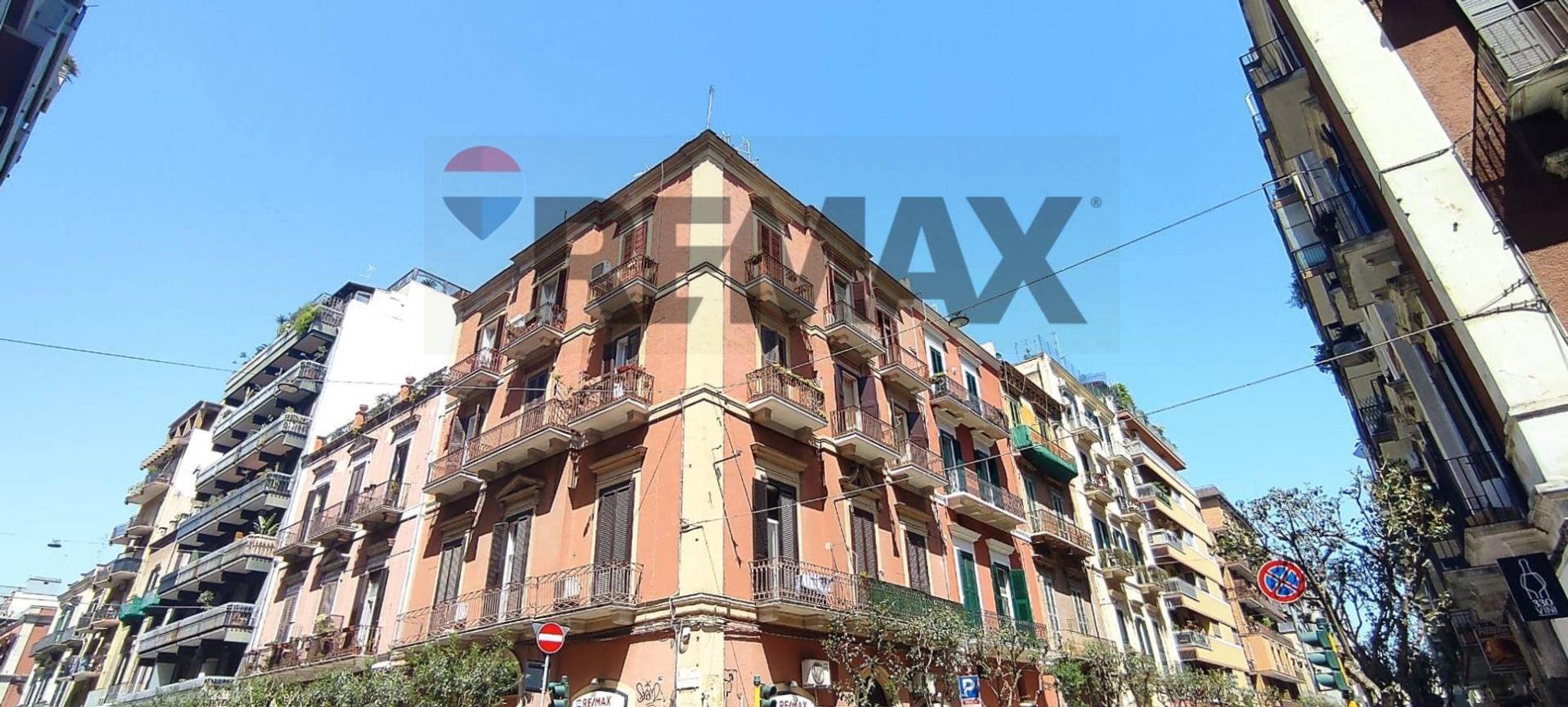 Edificio all'aperto