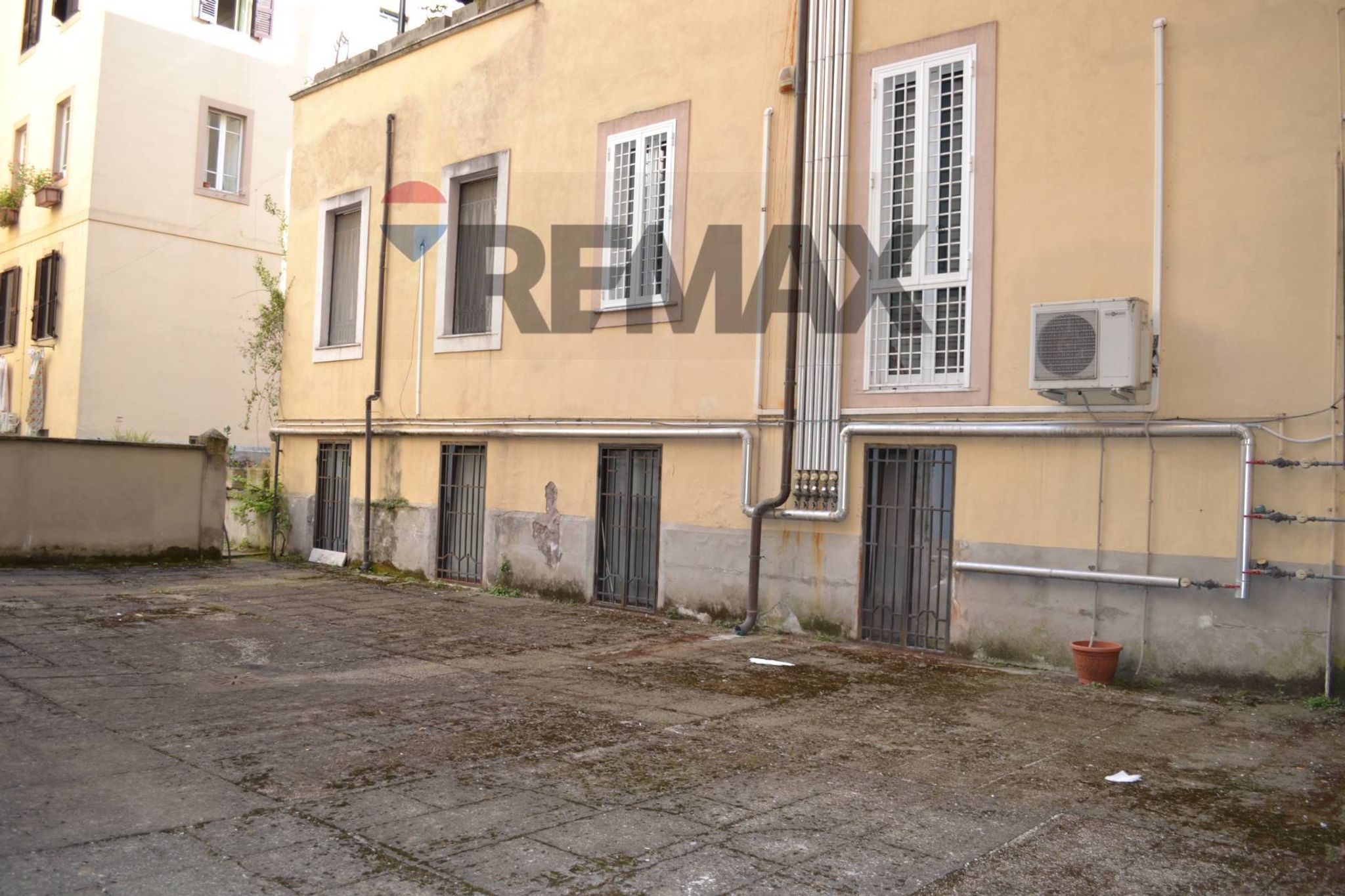 Edificio all'aperto
