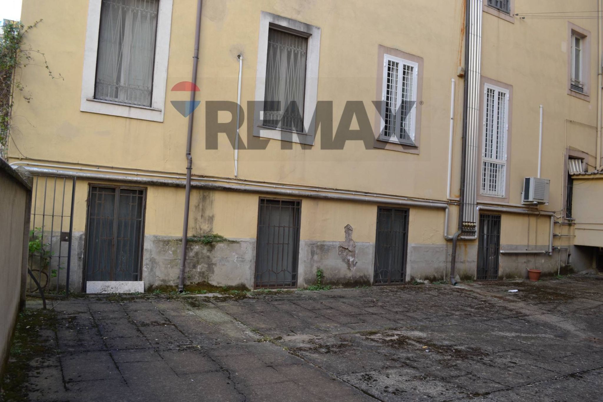 Edificio all'aperto