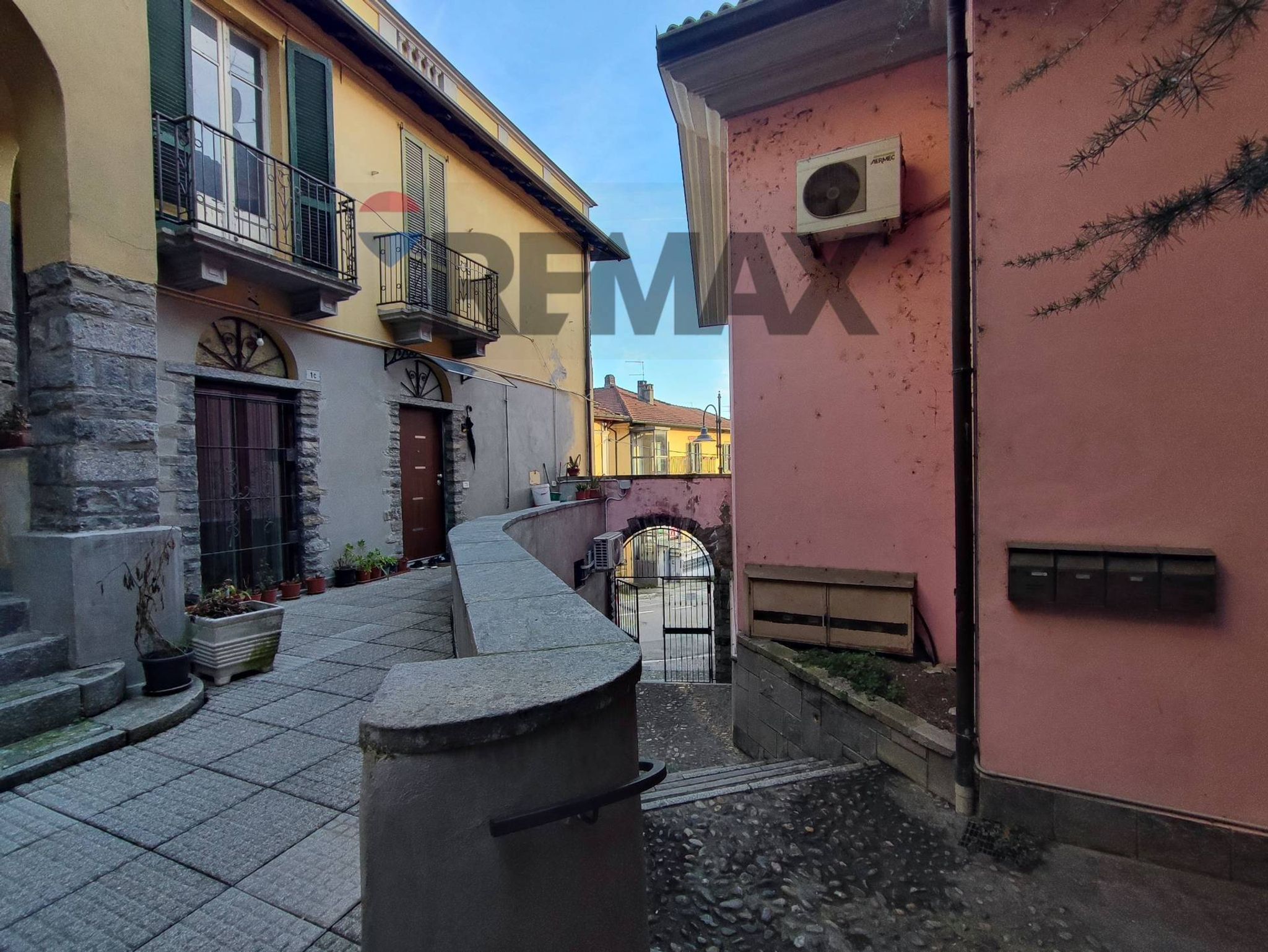 Edificio all'aperto