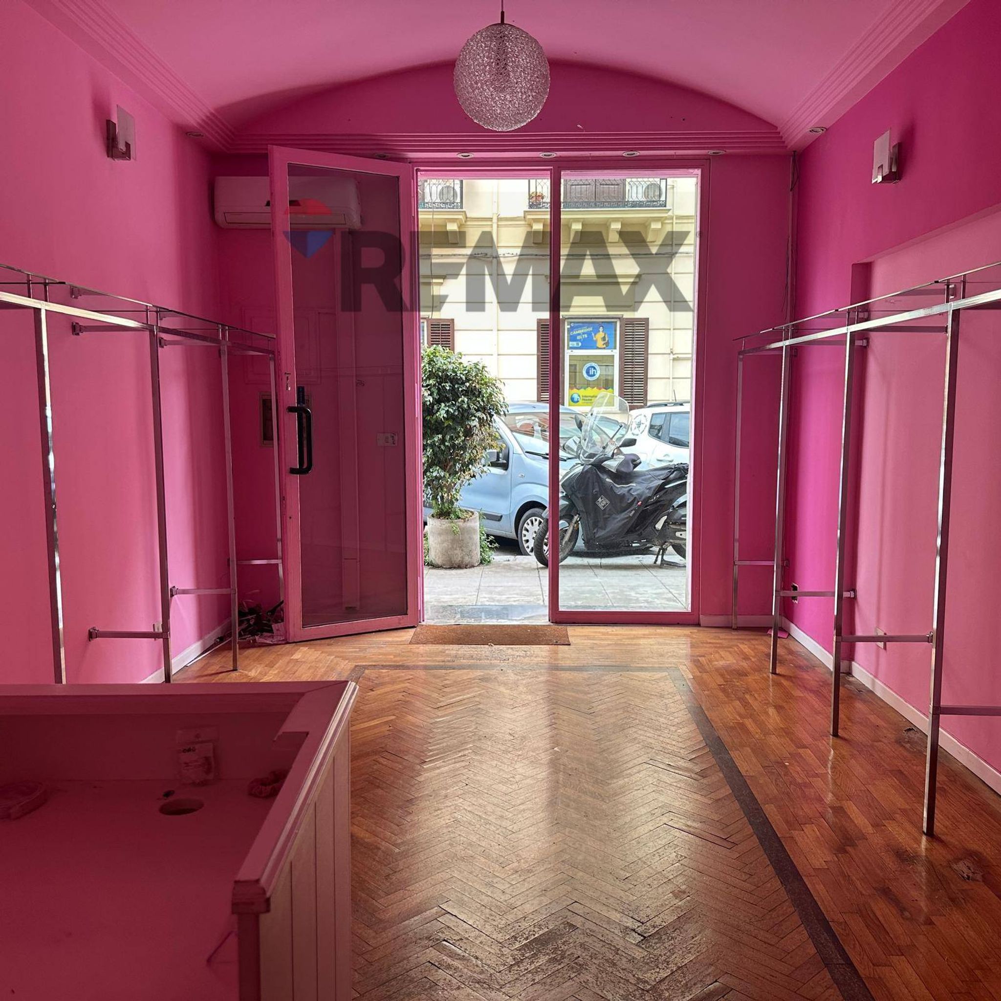 INTERNO