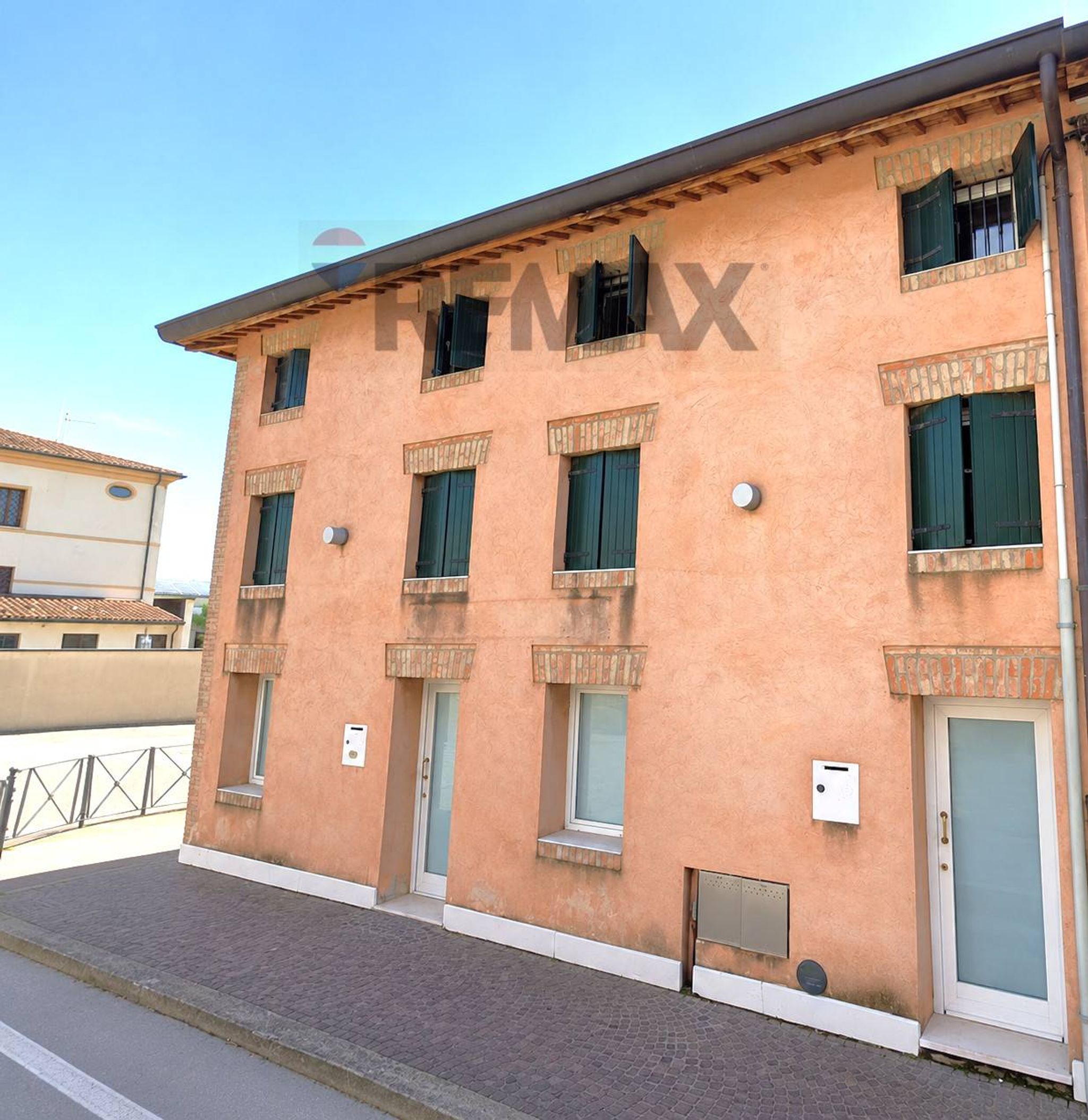 Edificio all'aperto