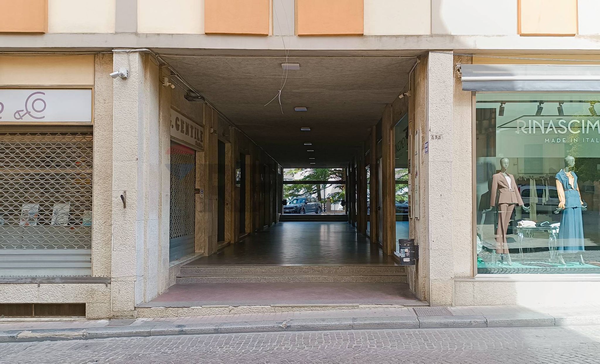Edificio all'aperto