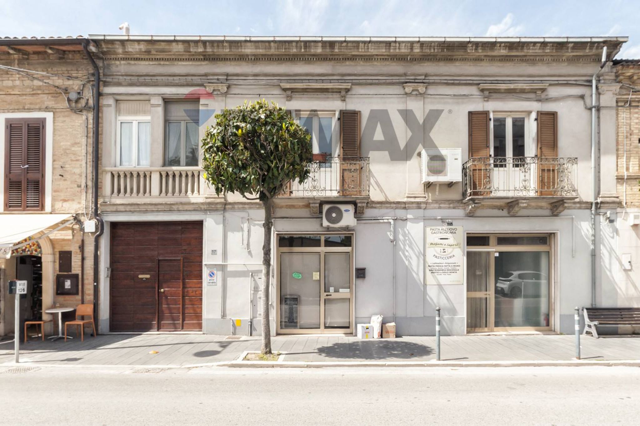 Edificio all'aperto