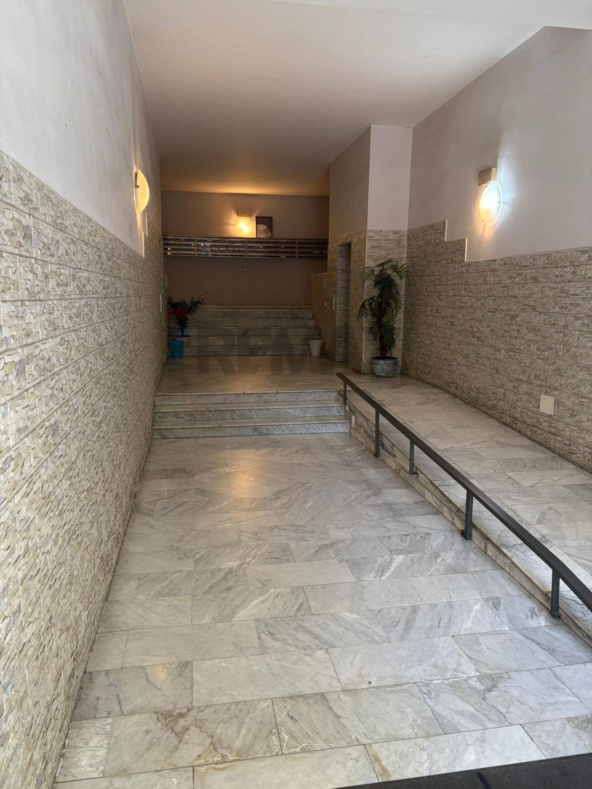 Androne ingresso
