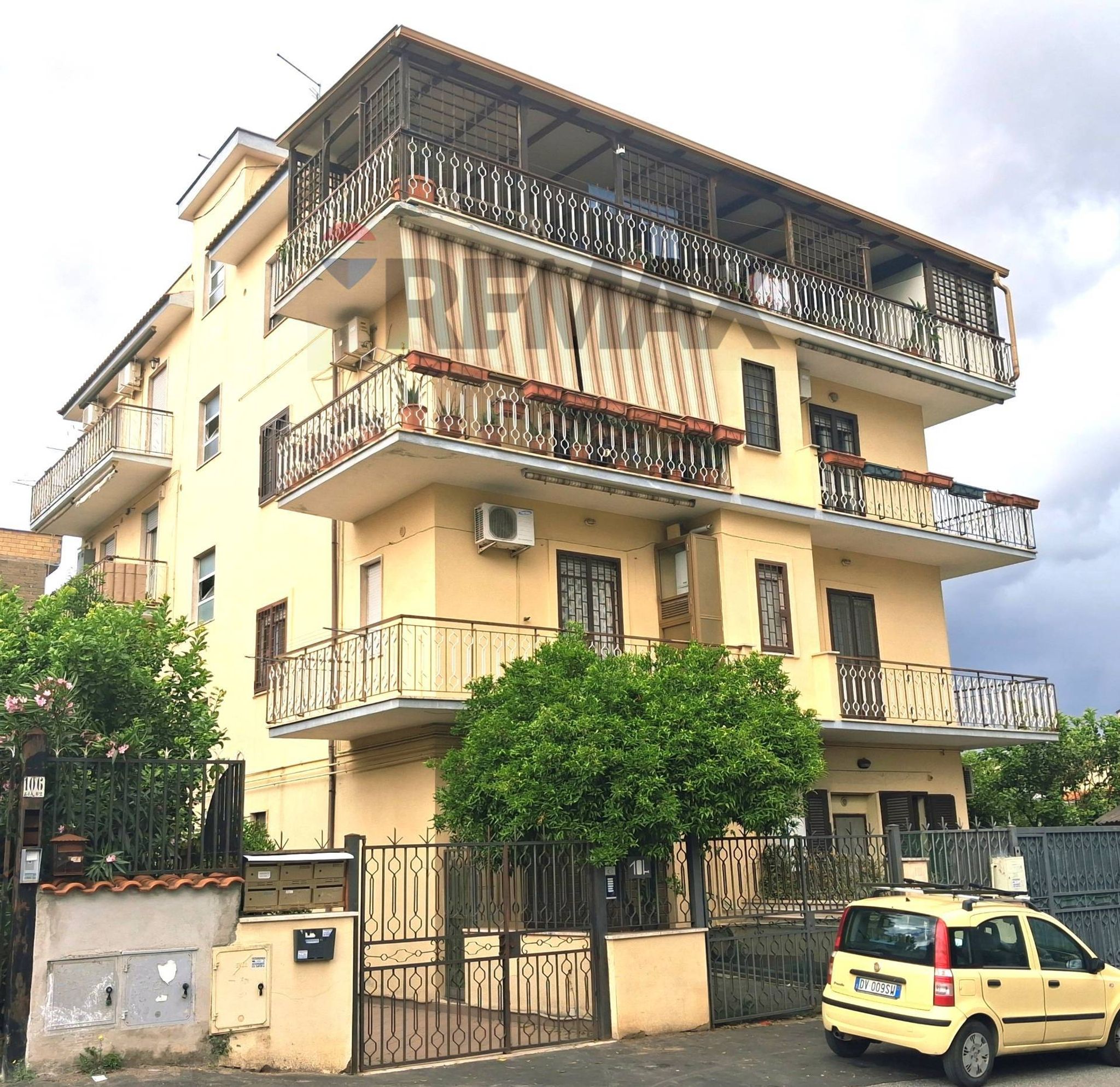 Property in Roma