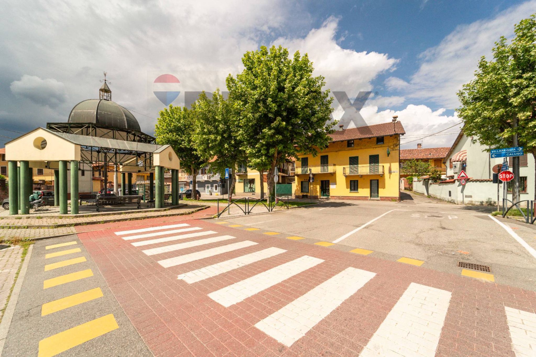 Edificio all'aperto