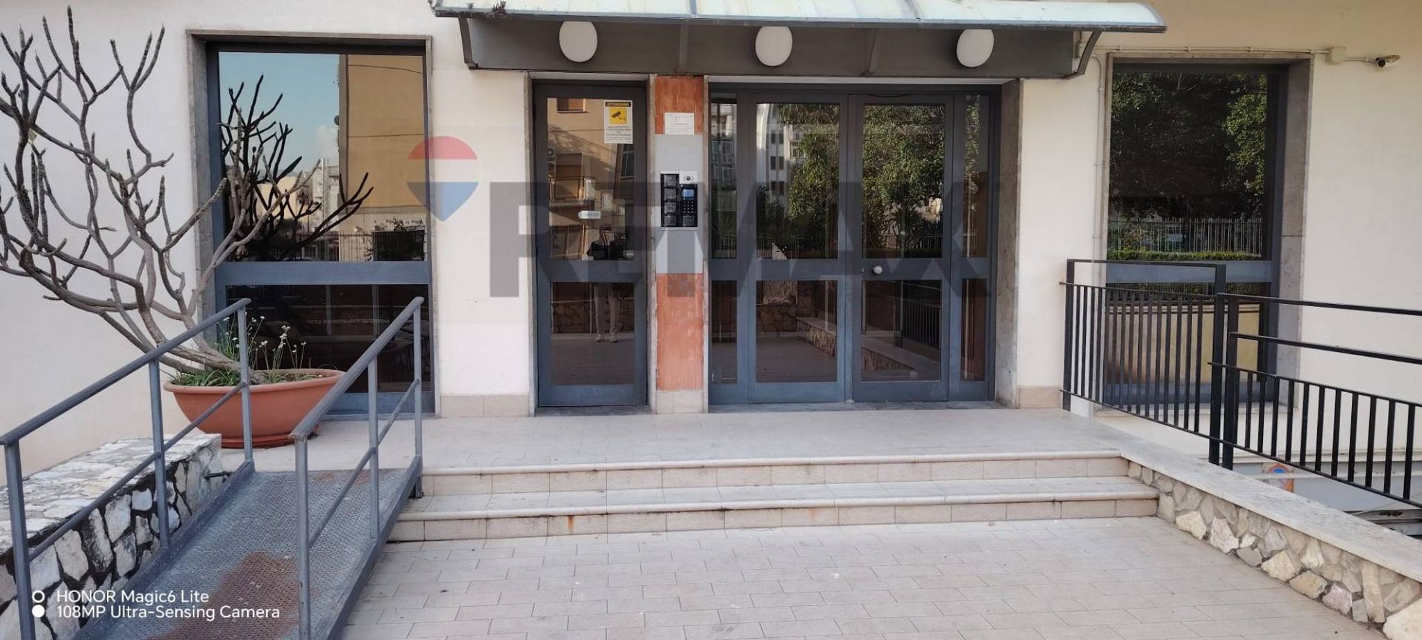 Edificio all'aperto