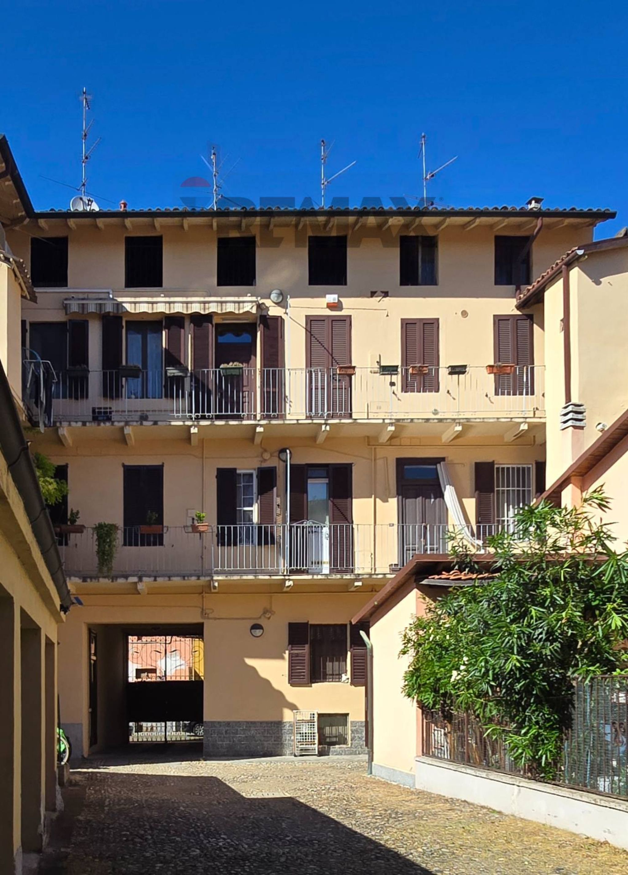 Immobile a Pavia