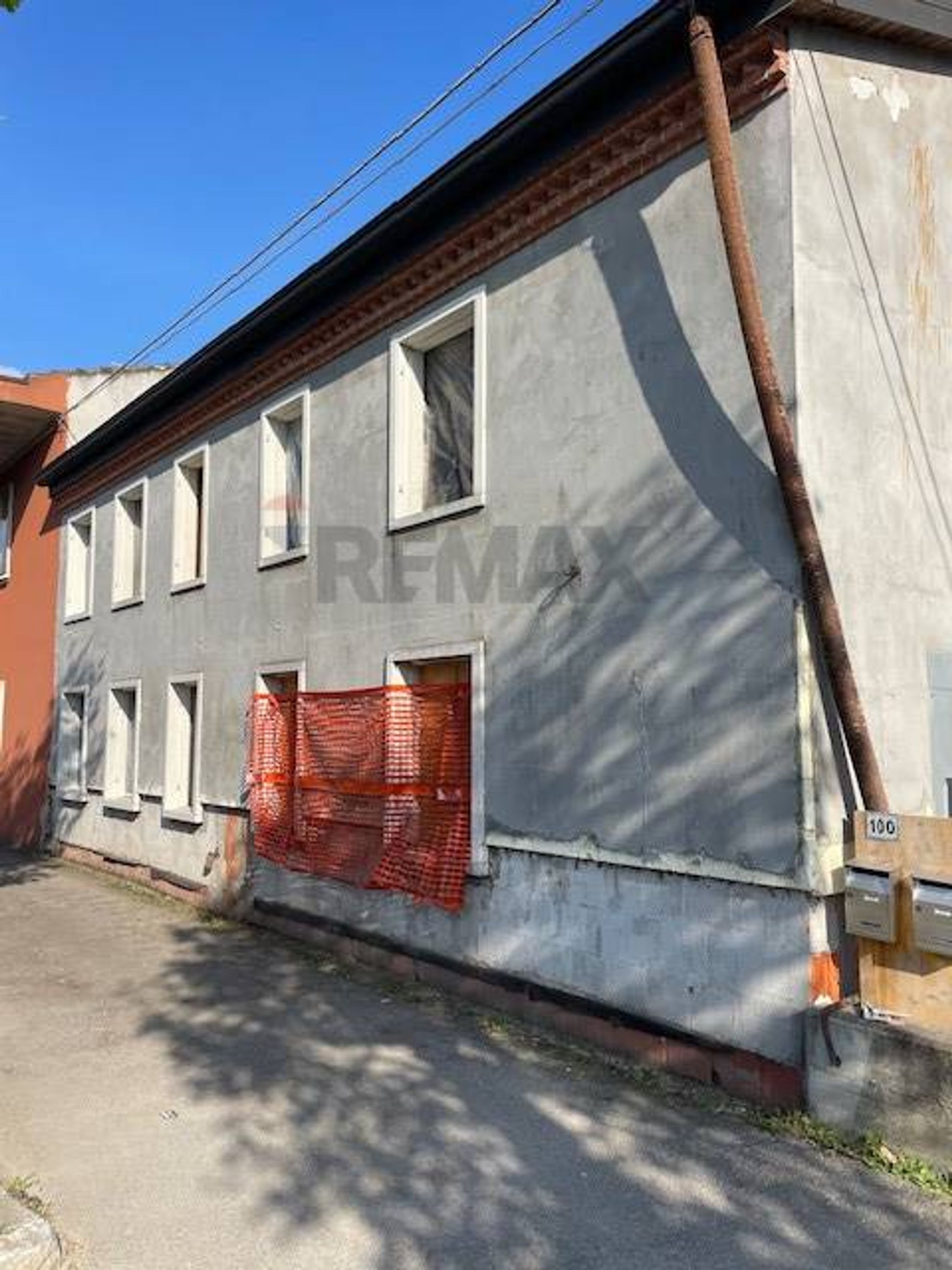 Edificio all'aperto