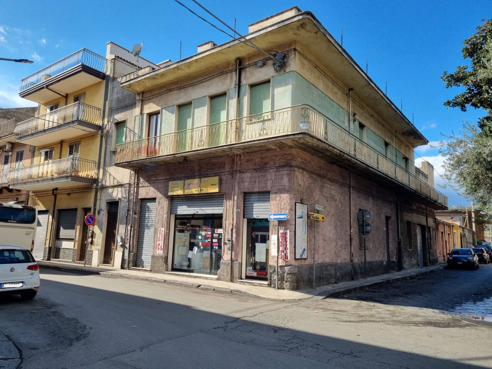 Edificio all'aperto