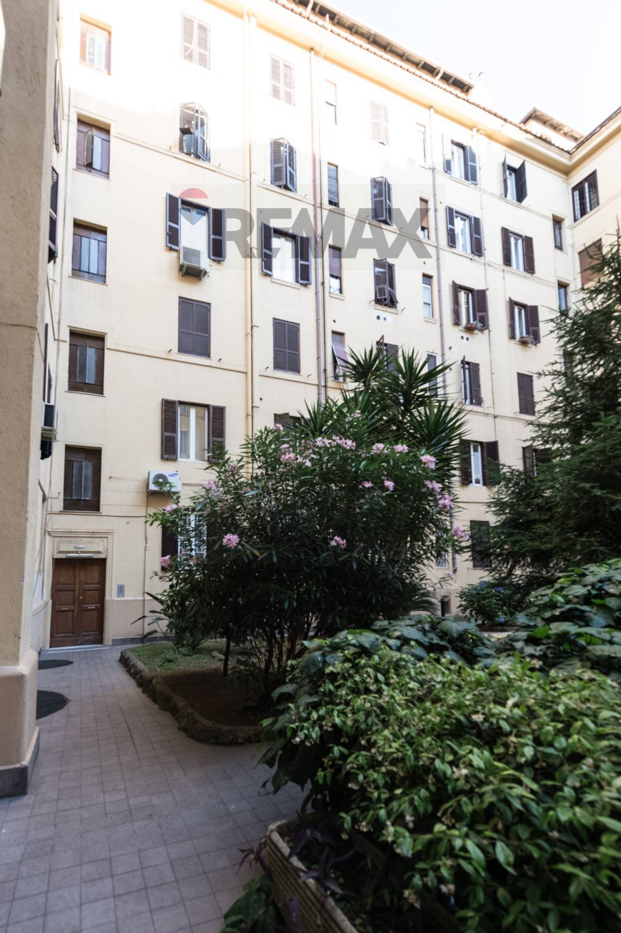 Edificio all'aperto