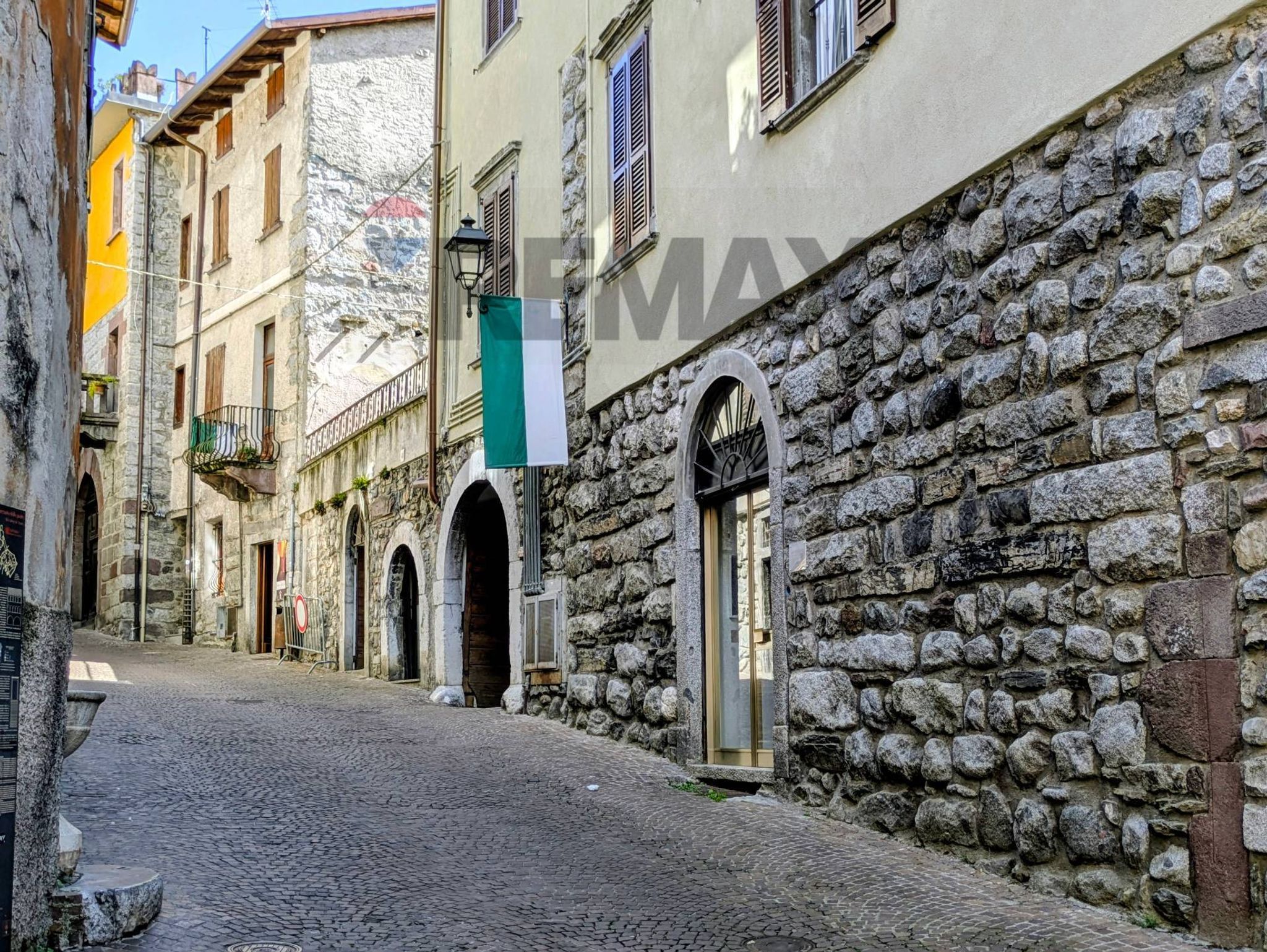Edificio all'aperto