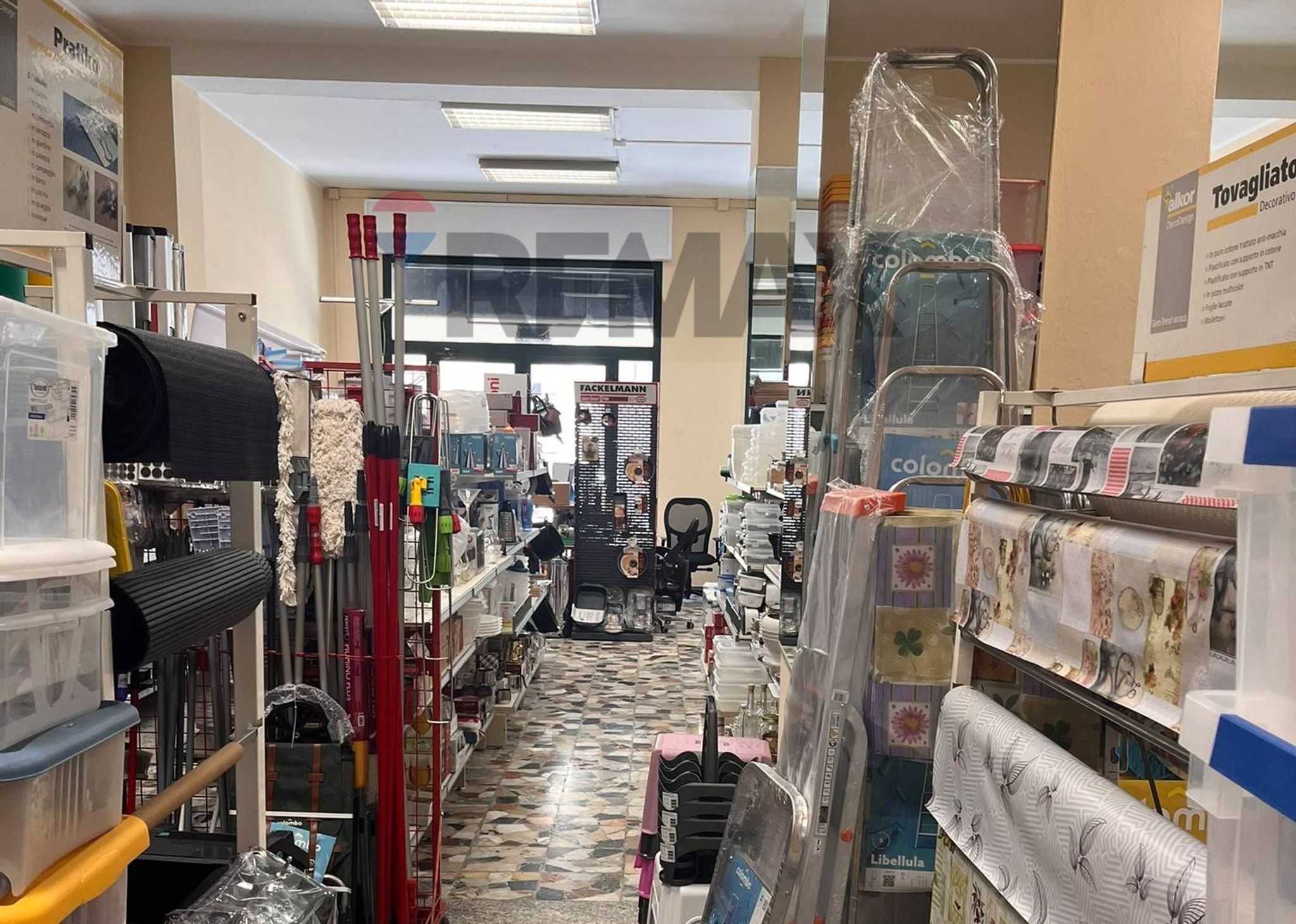 Dispensa di stoccaggio