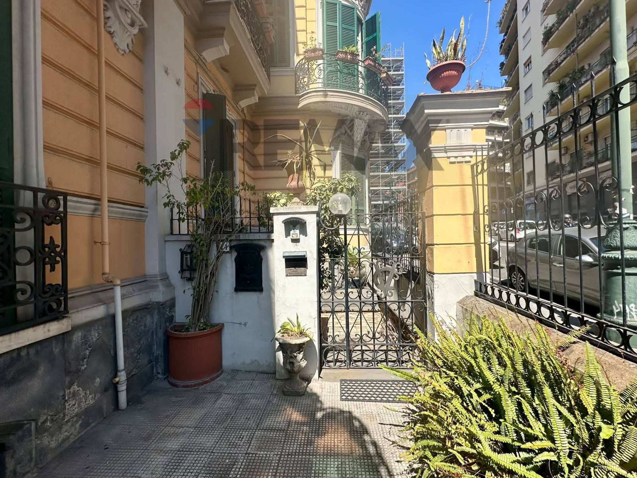 Edificio all'aperto