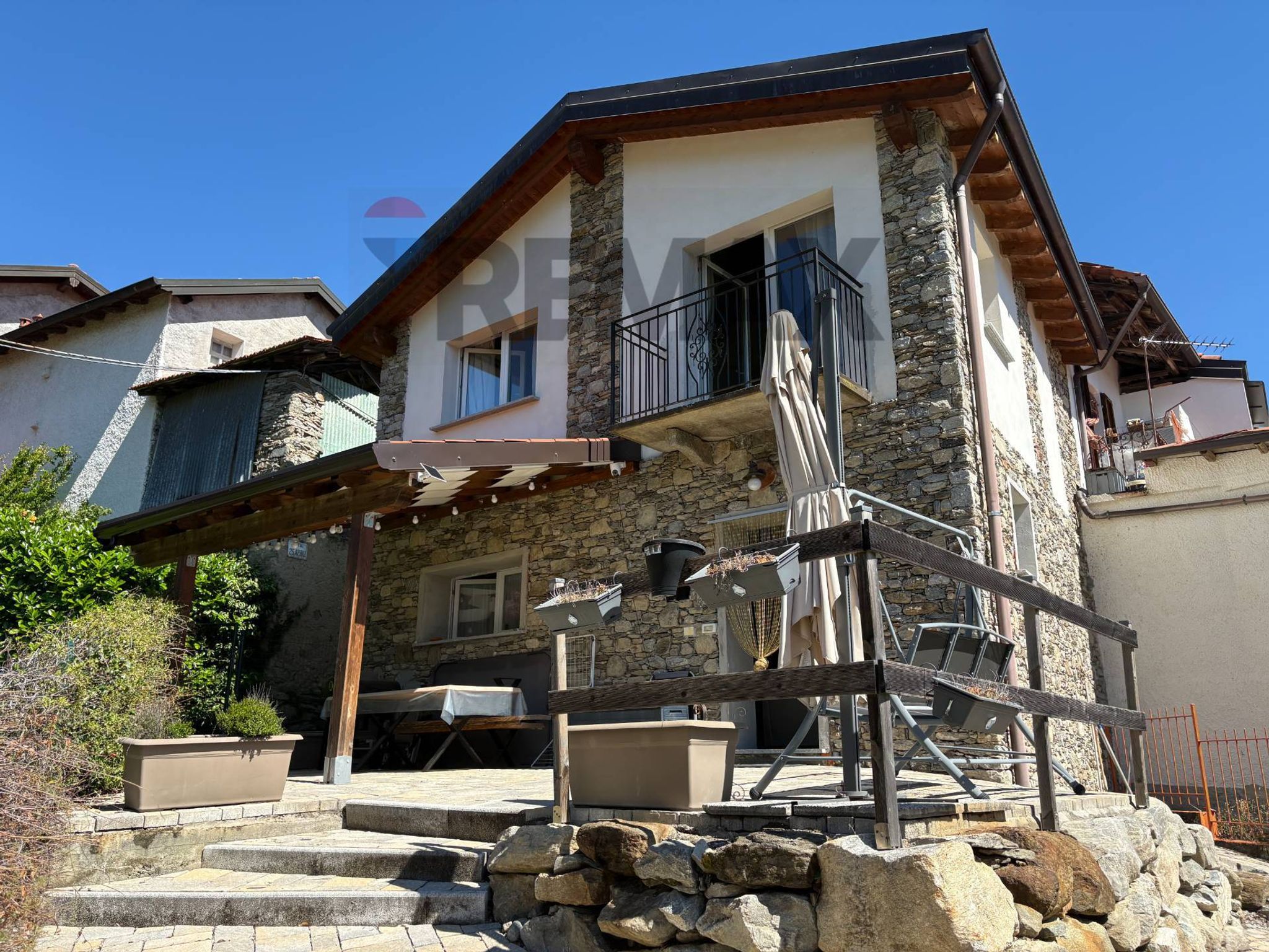 Property in Lesa