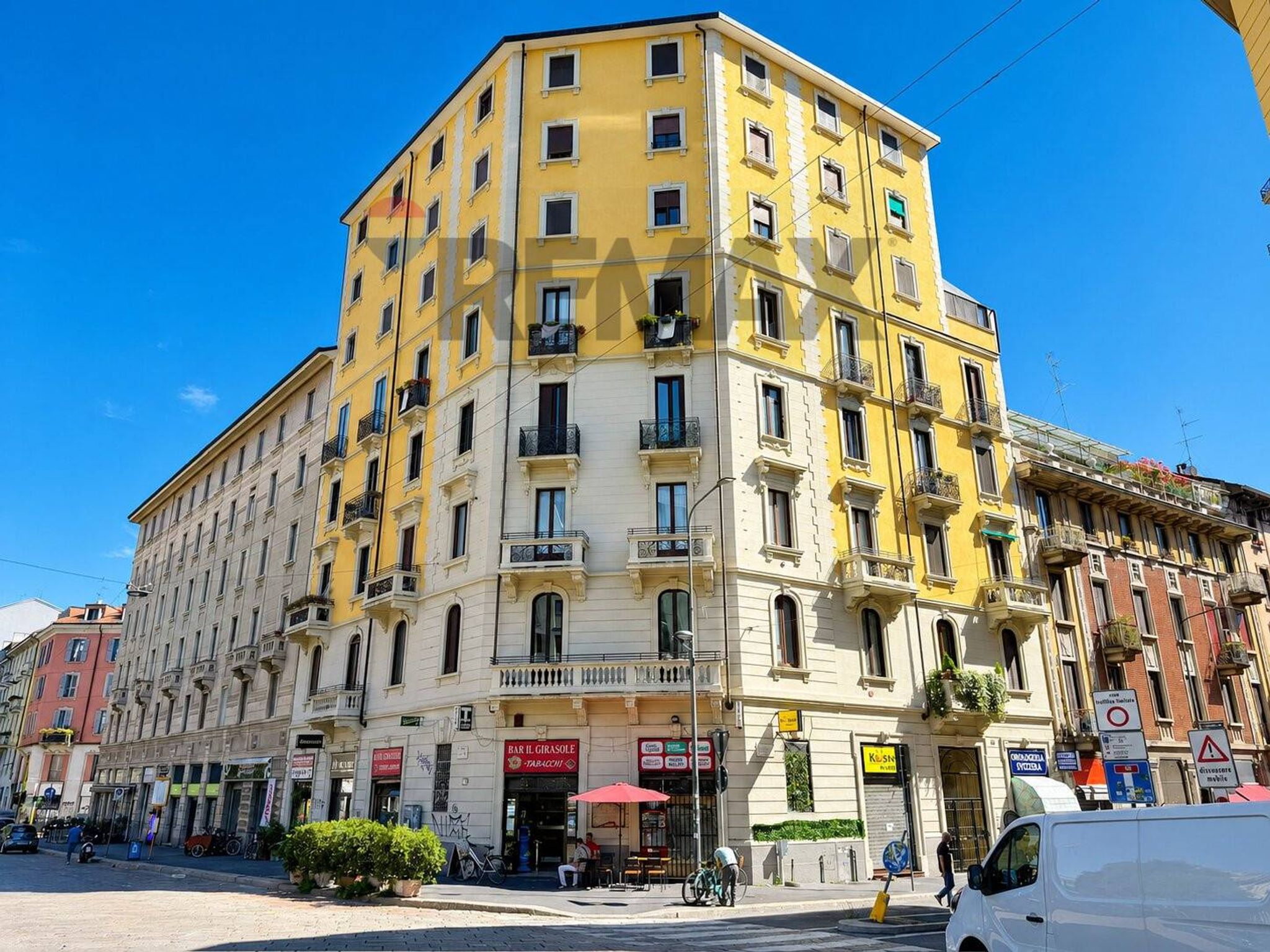 Edificio all'aperto