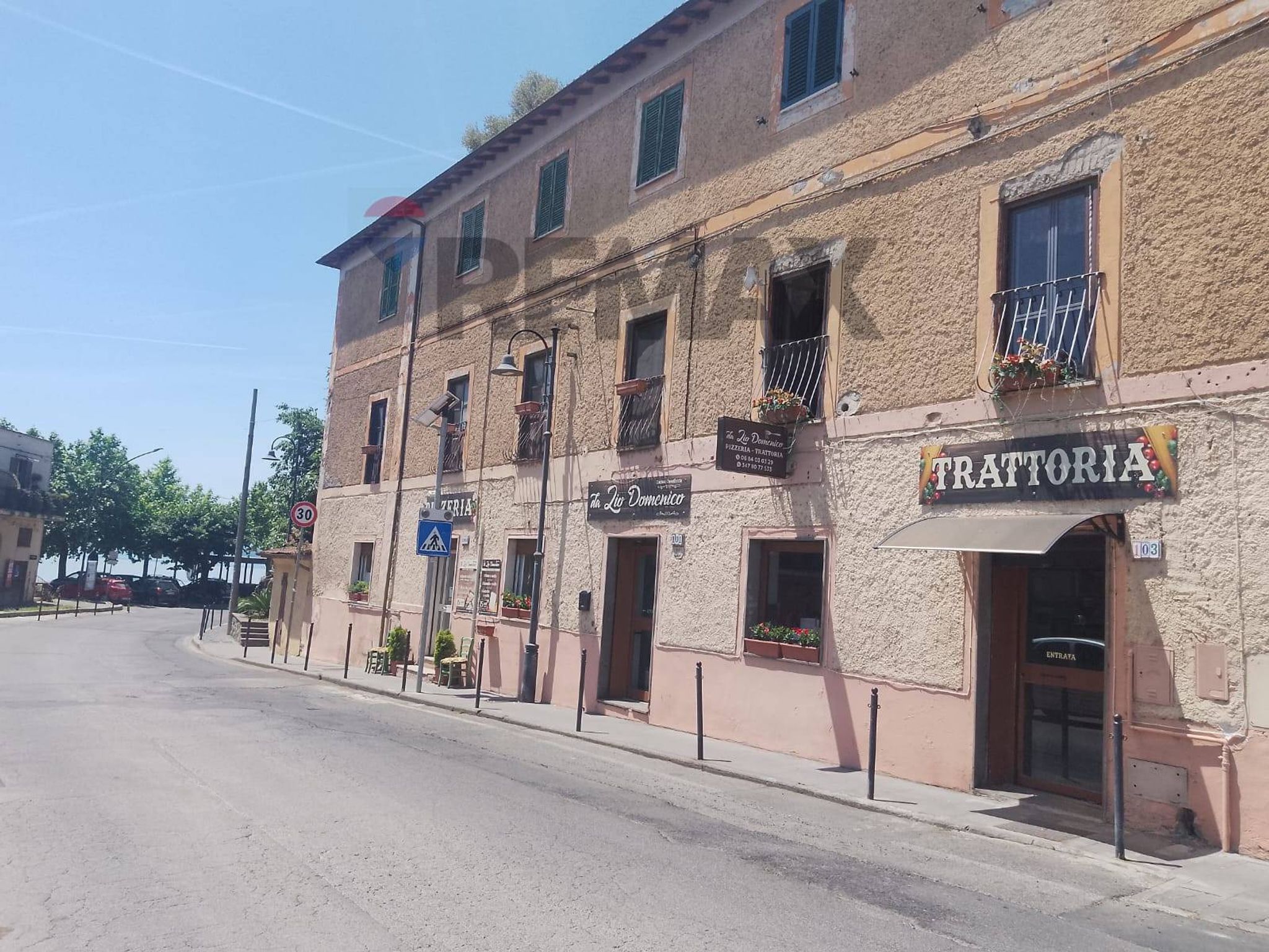 Edificio all'aperto