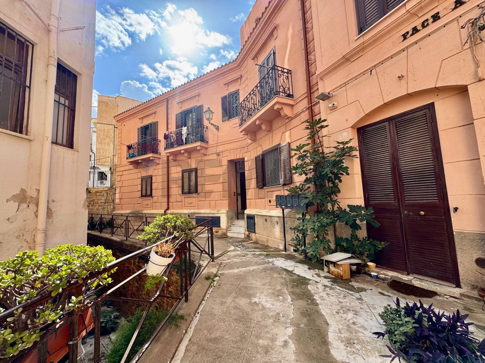 Edificio all'aperto