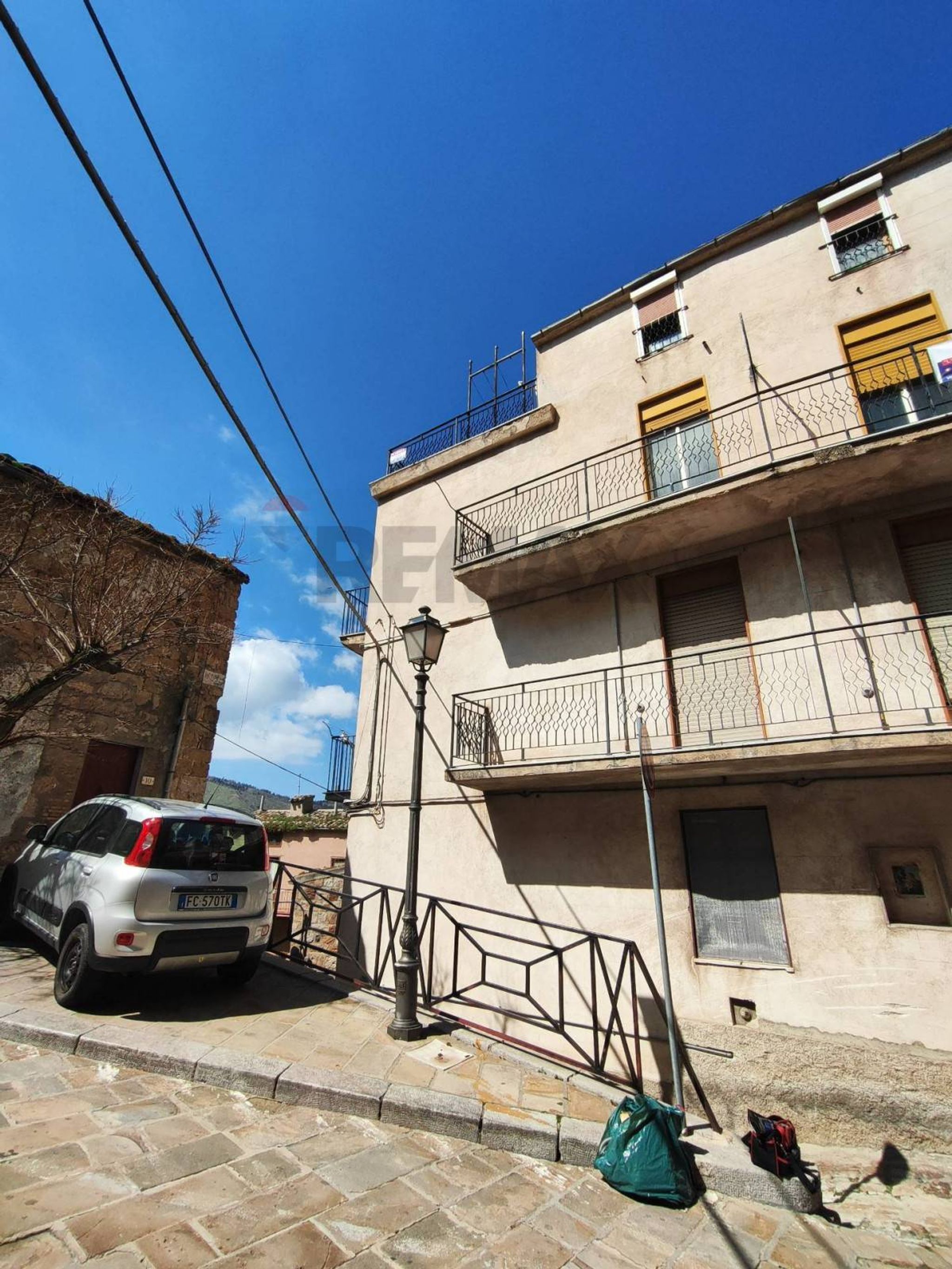 Edificio all'aperto