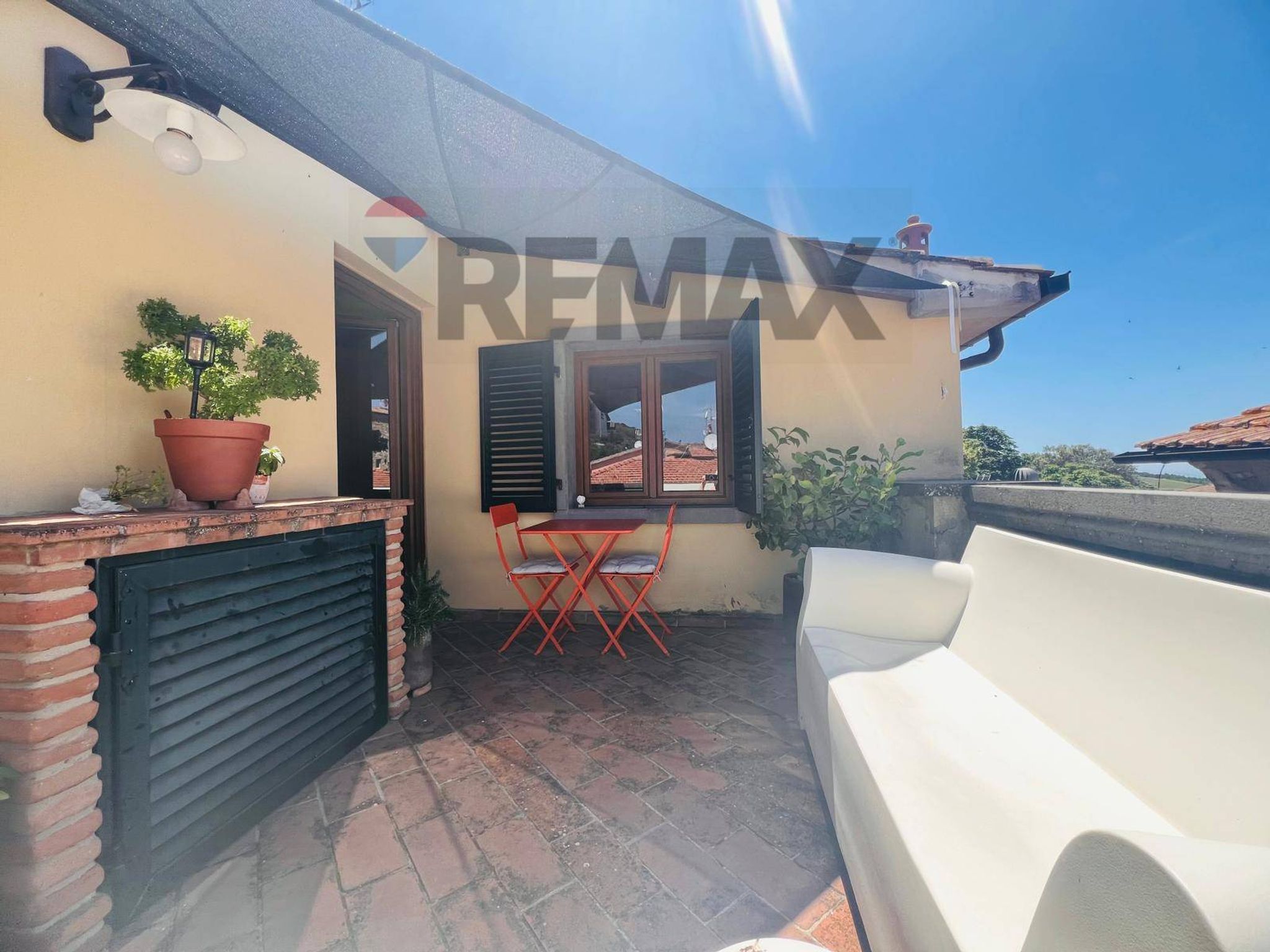 Property in Castellina Marittima