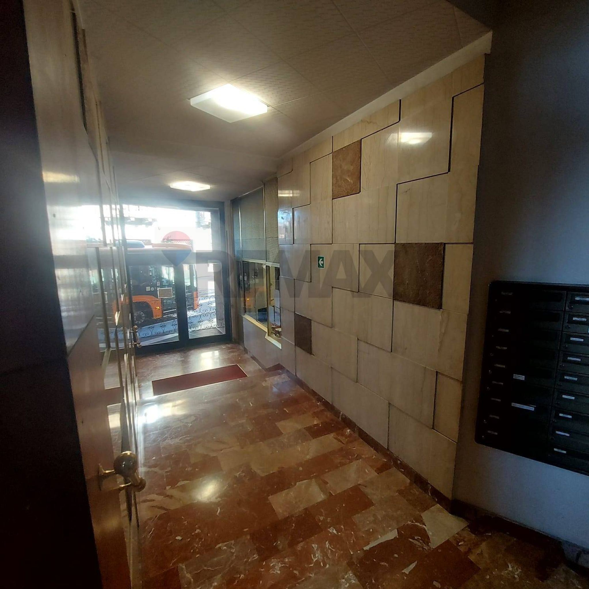 Ingresso stabile