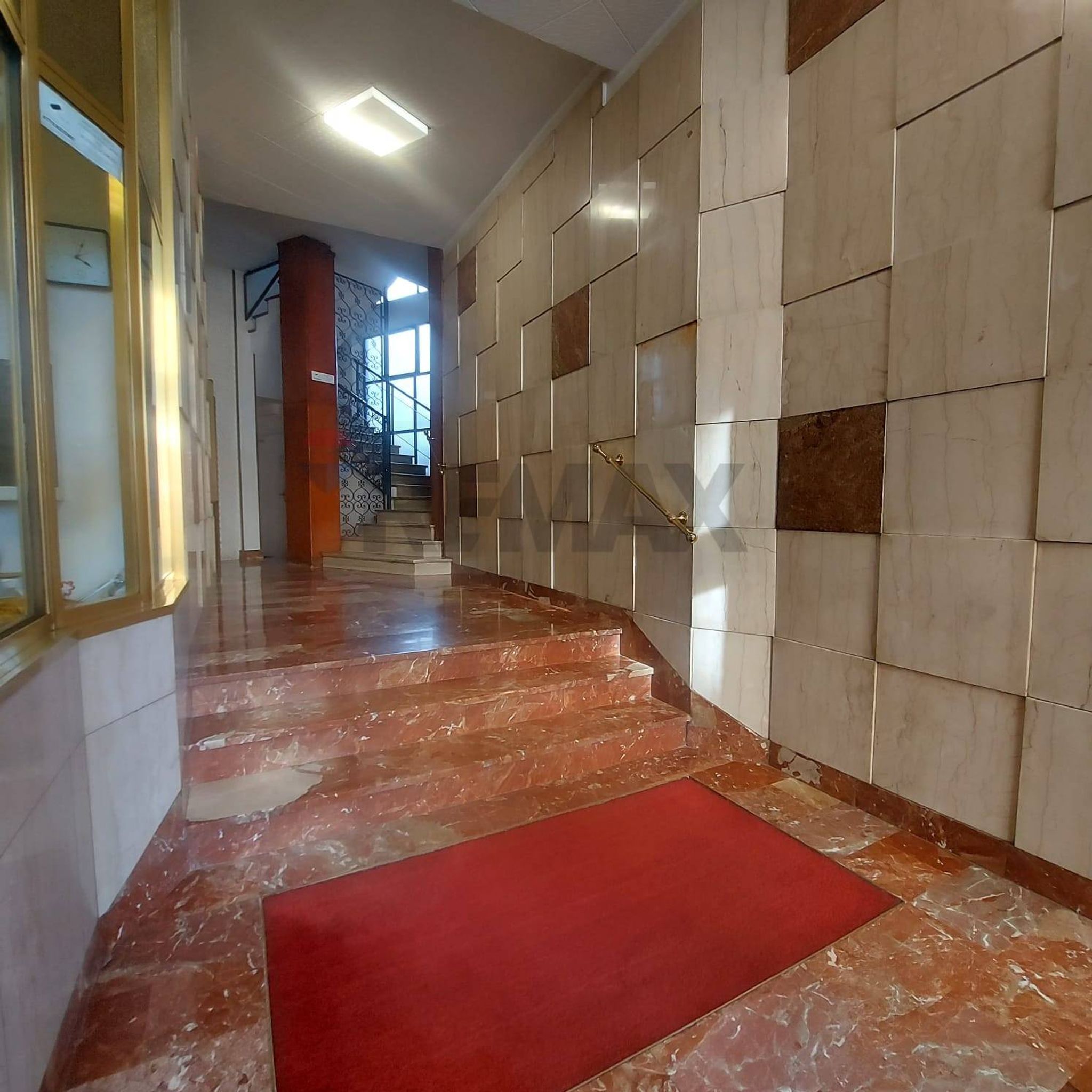 Ingresso stabile