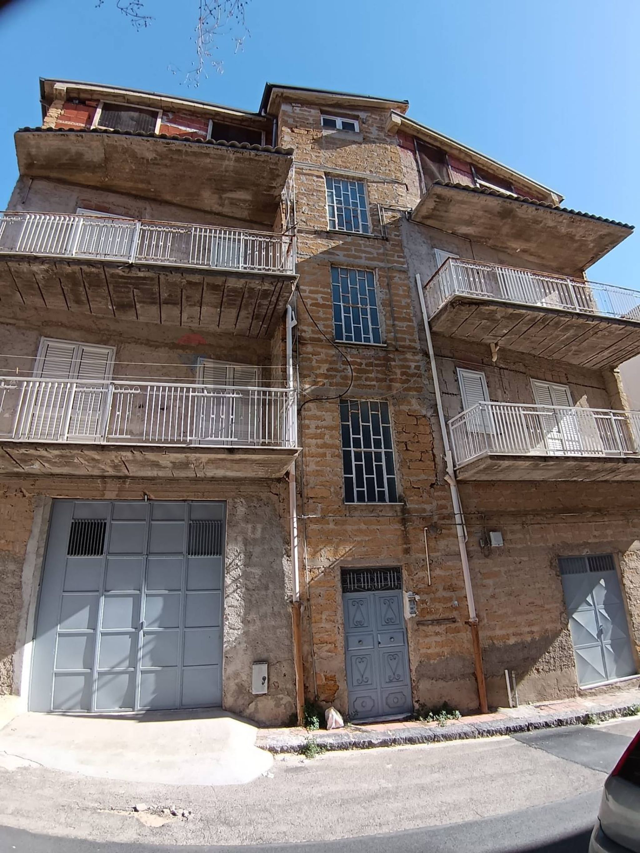 Edificio all'aperto